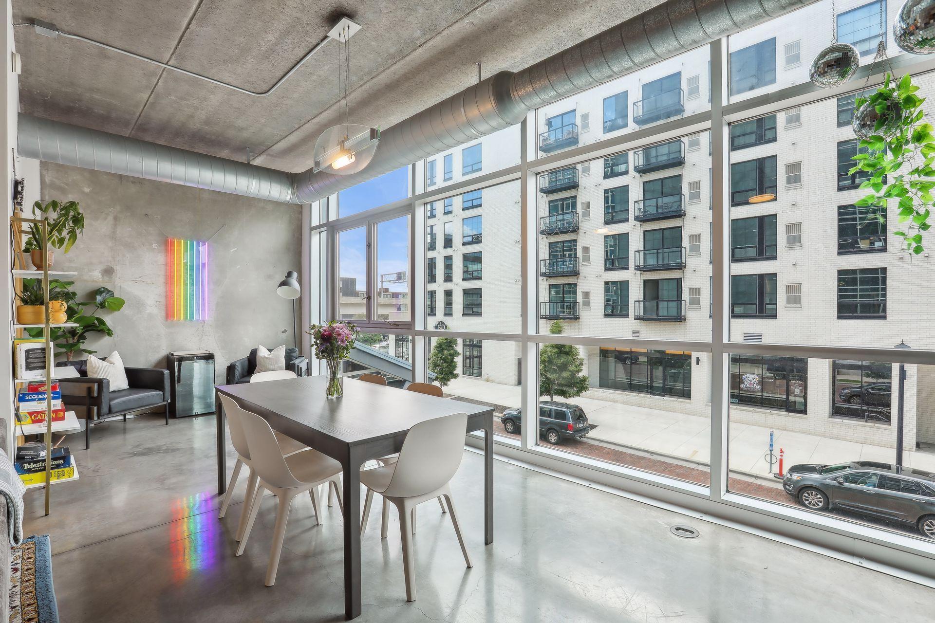 345 6th Avenue N Unit: 201