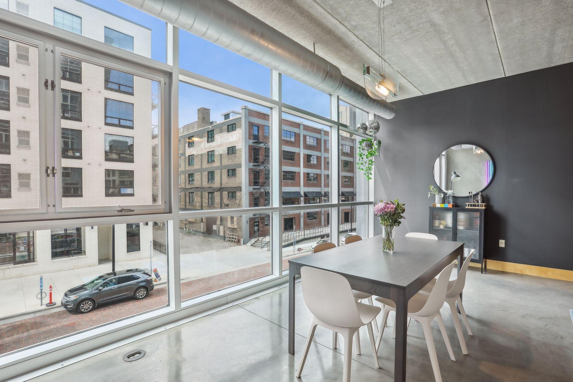 345 6th Avenue N Unit: 201
