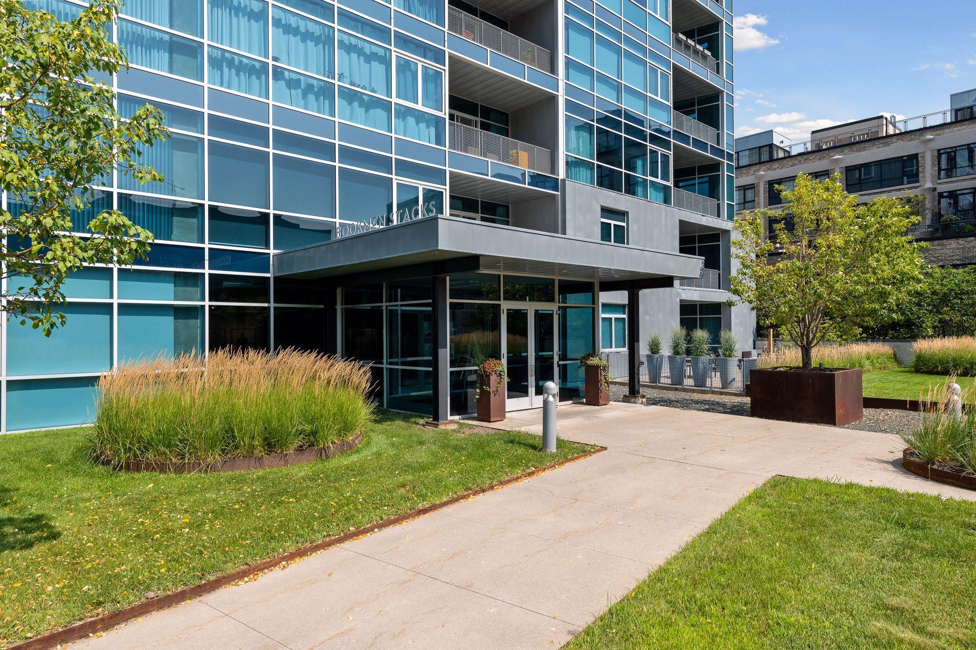 345 6th Avenue N Unit: 201