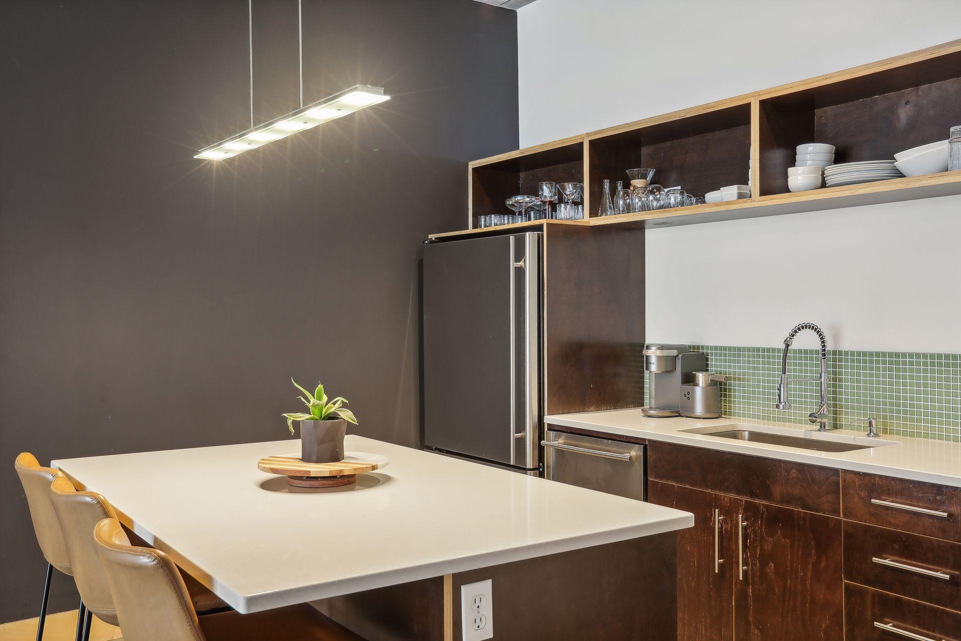 345 6th Avenue N Unit: 201