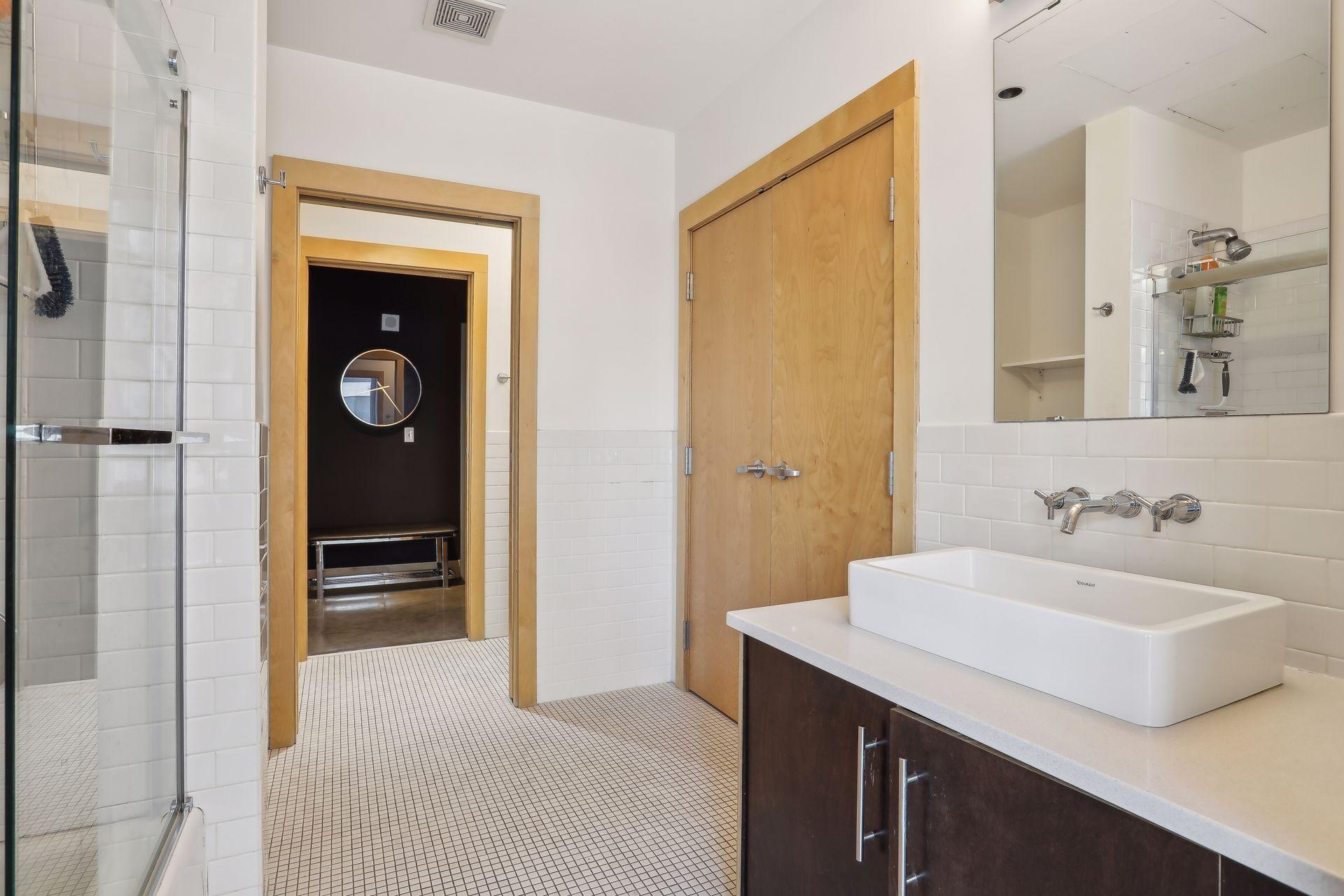 345 6th Avenue N Unit: 201