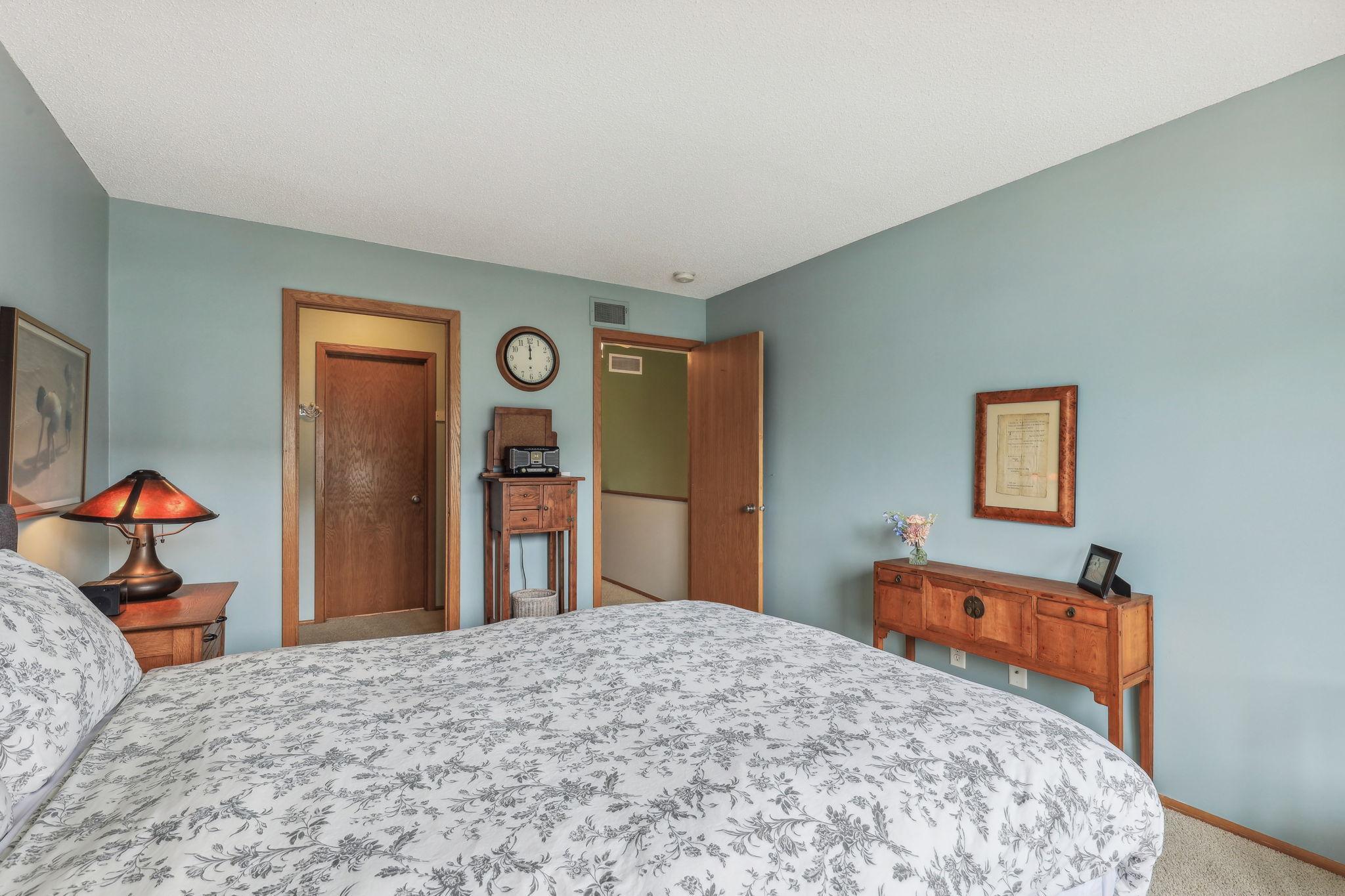 4232 Sheridan Avenue S