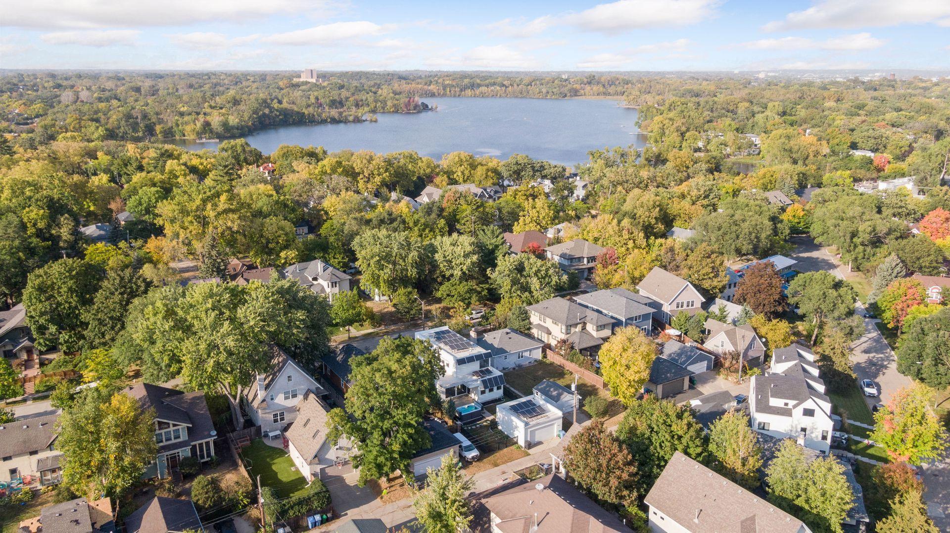 3433 Saint Paul Avenue