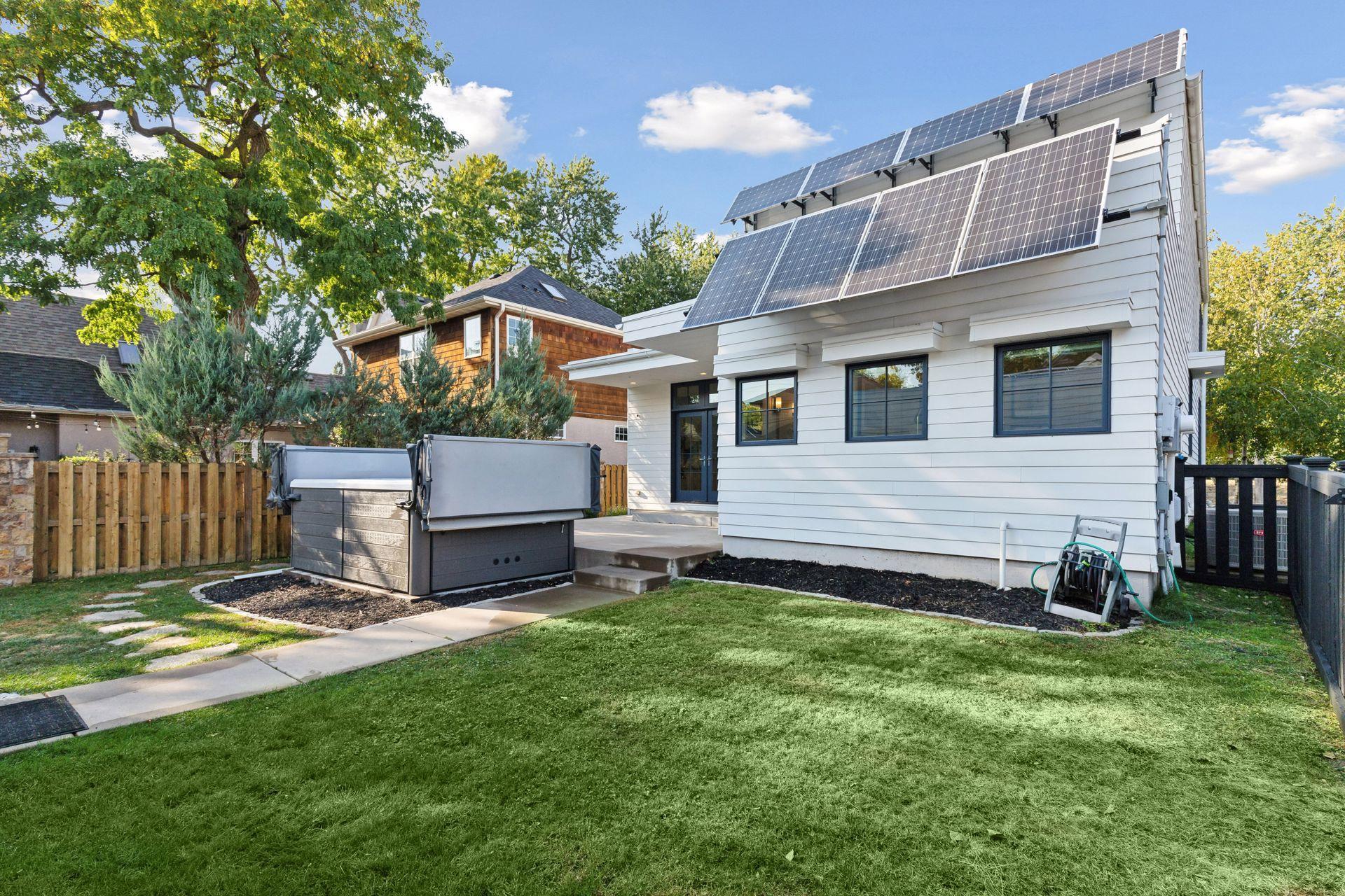 3433 Saint Paul Avenue