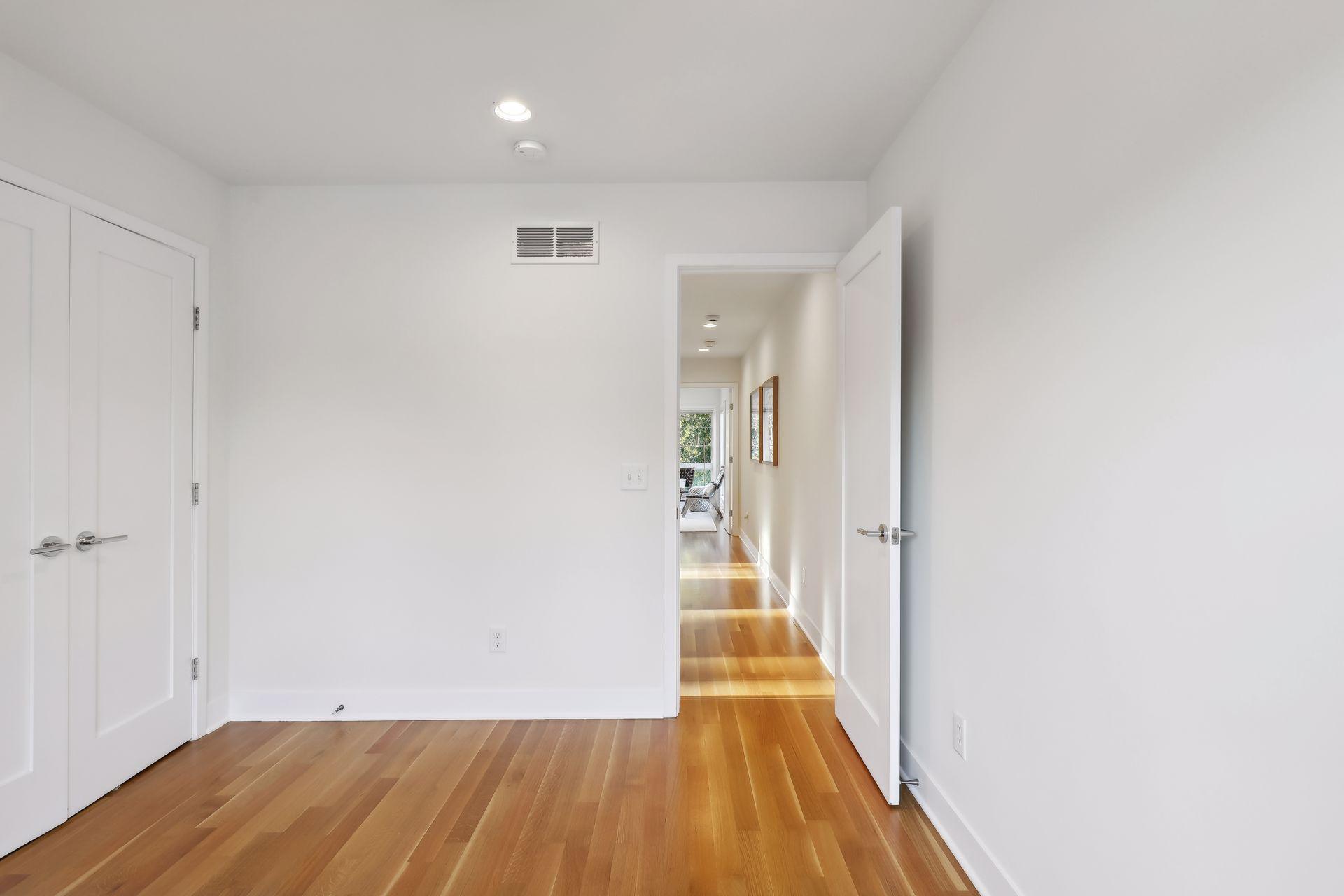 3433 Saint Paul Avenue