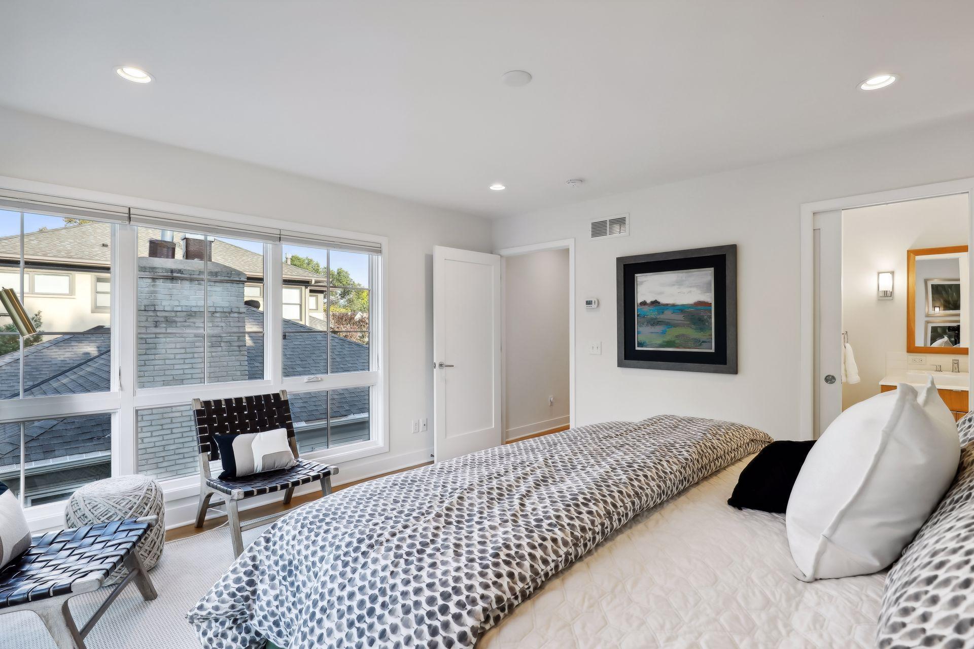 3433 Saint Paul Avenue