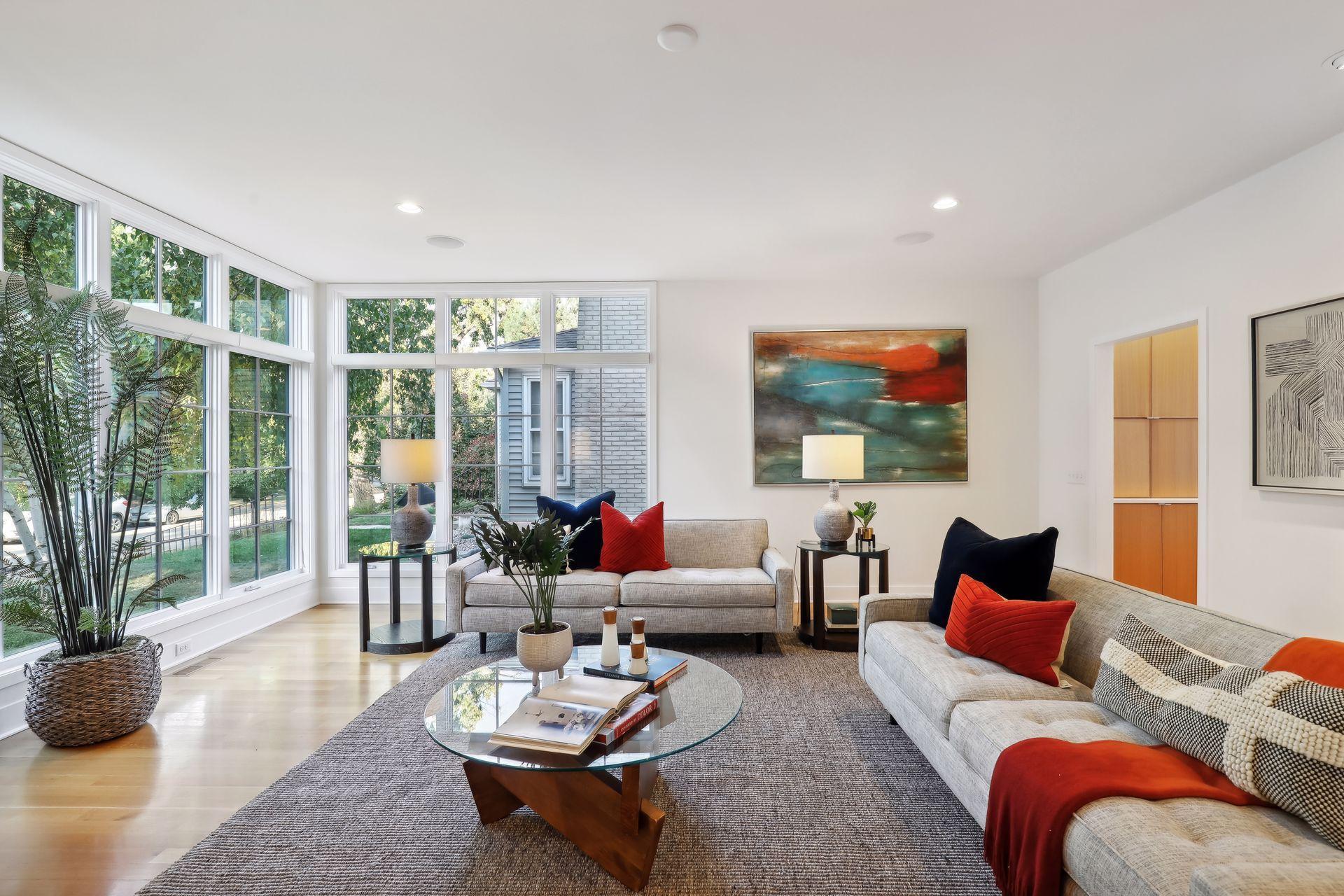 3433 Saint Paul Avenue