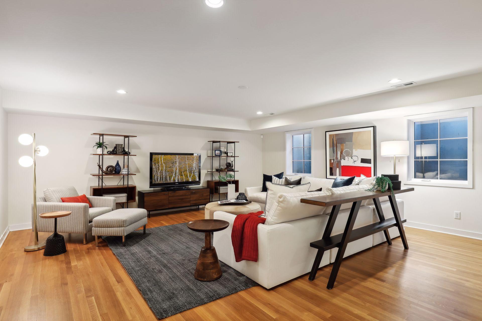 3433 Saint Paul Avenue