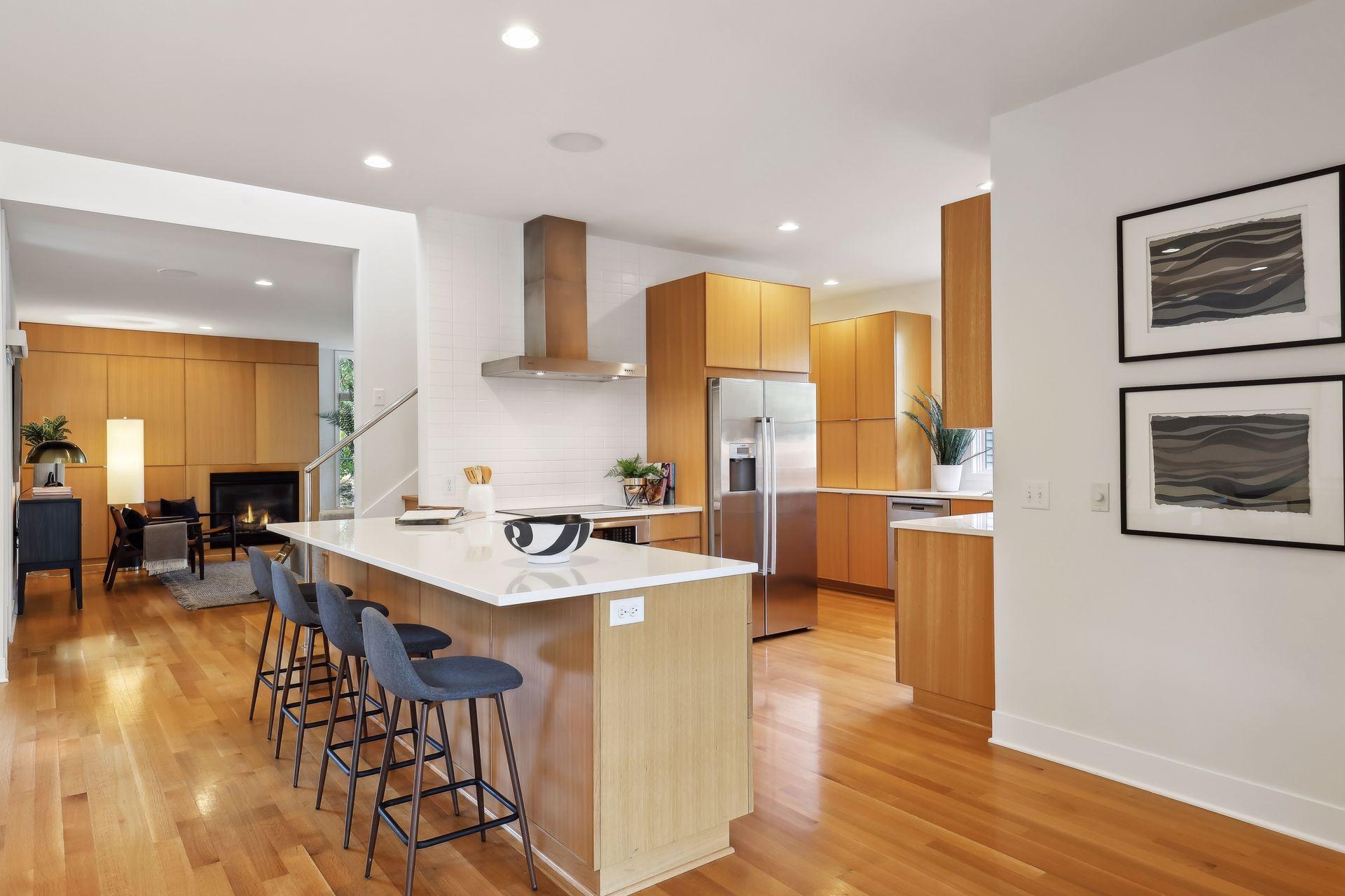 3433 Saint Paul Avenue