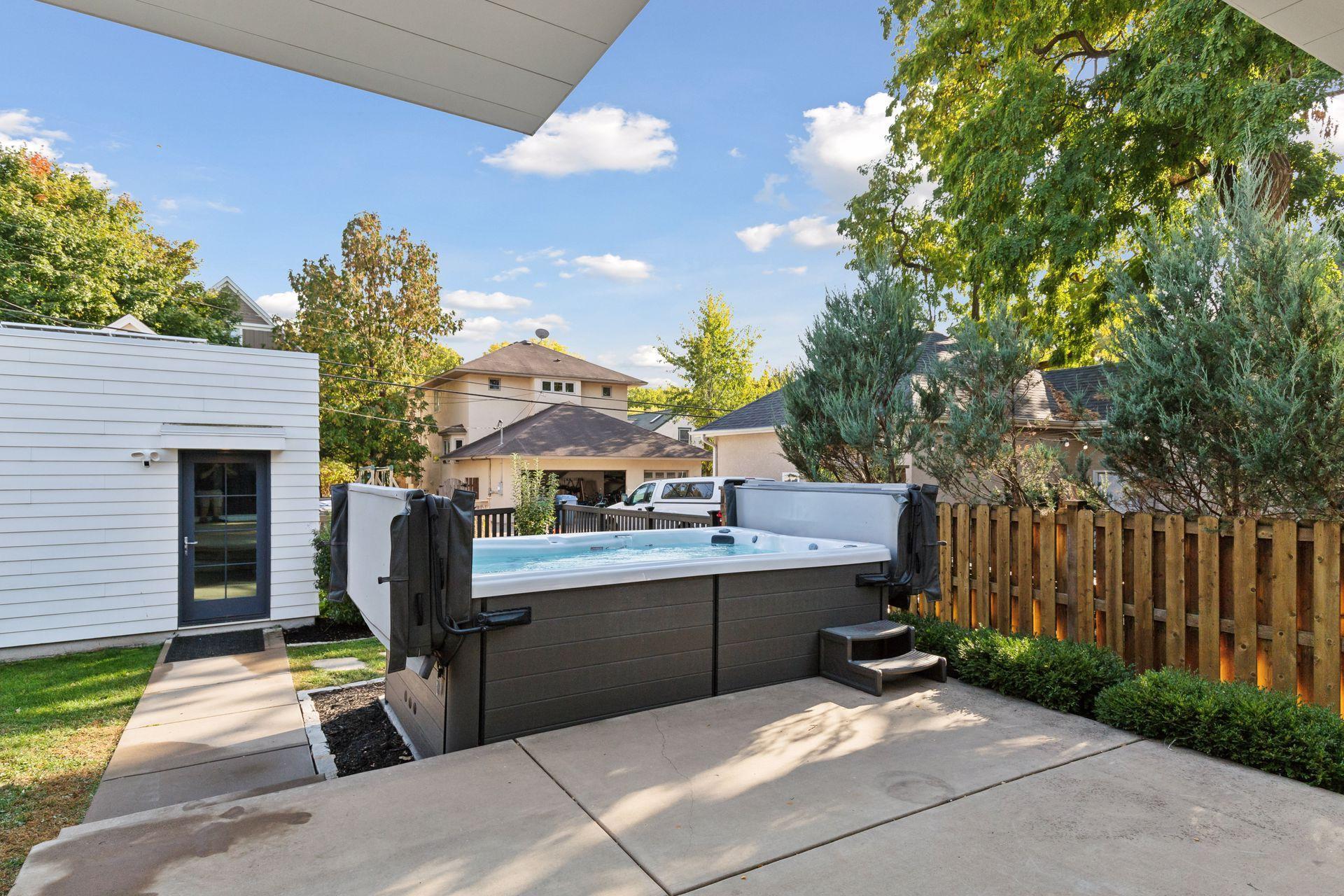 3433 Saint Paul Avenue