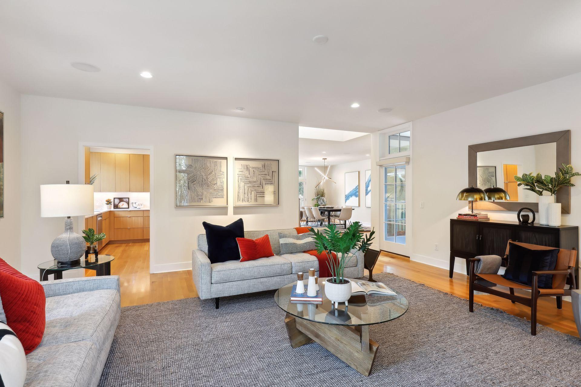 3433 Saint Paul Avenue