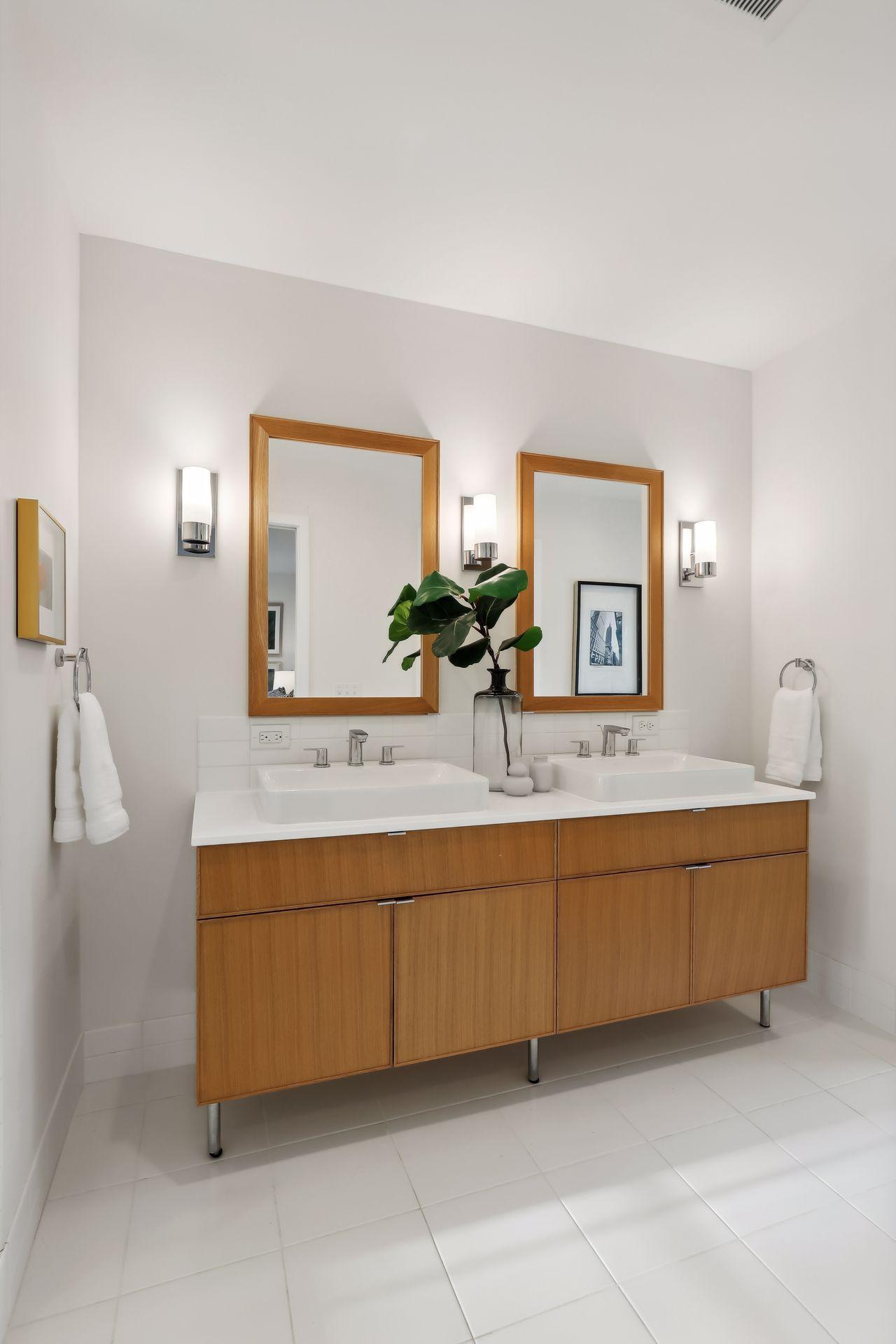 3433 Saint Paul Avenue