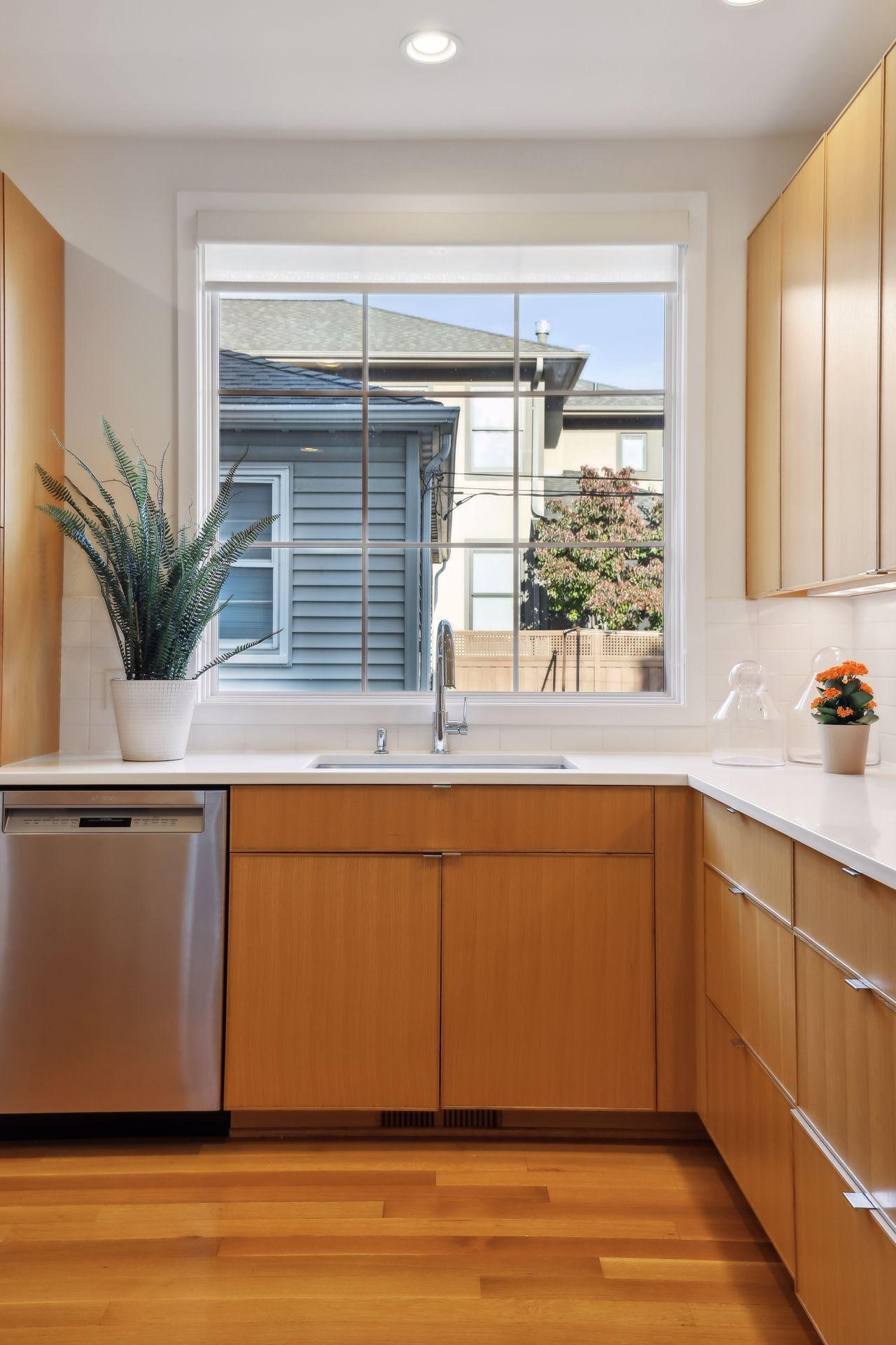 3433 Saint Paul Avenue