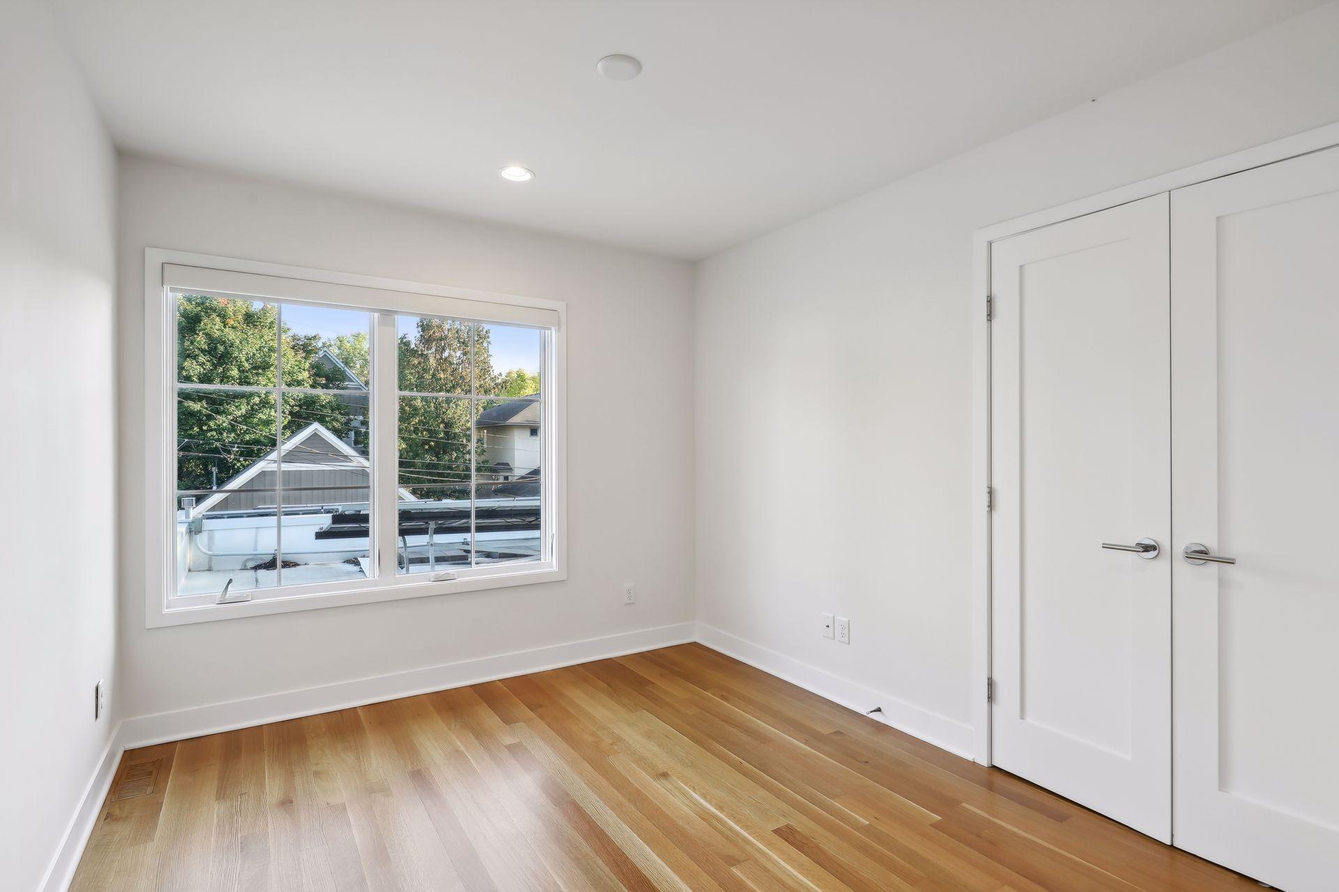 3433 Saint Paul Avenue