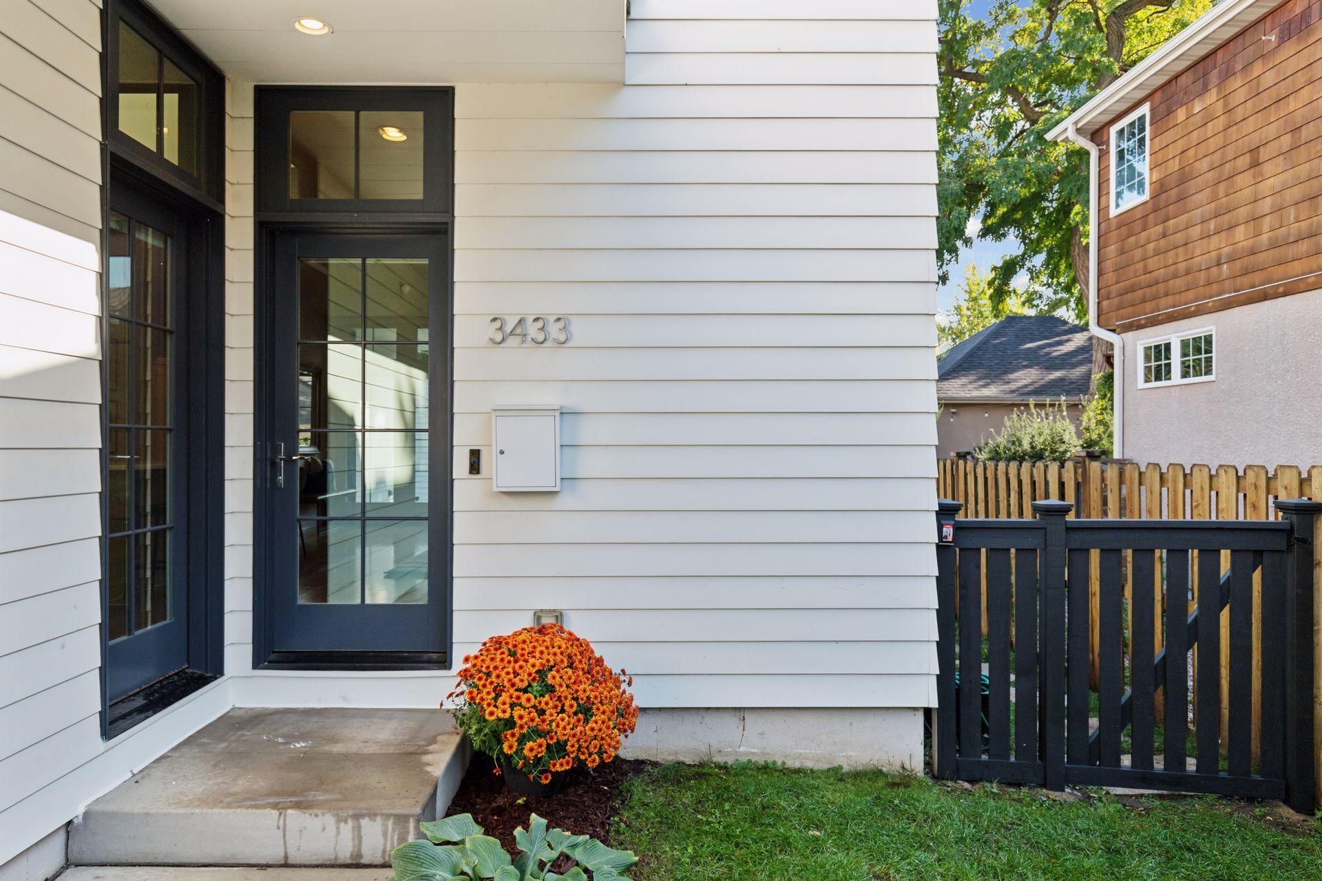 3433 Saint Paul Avenue