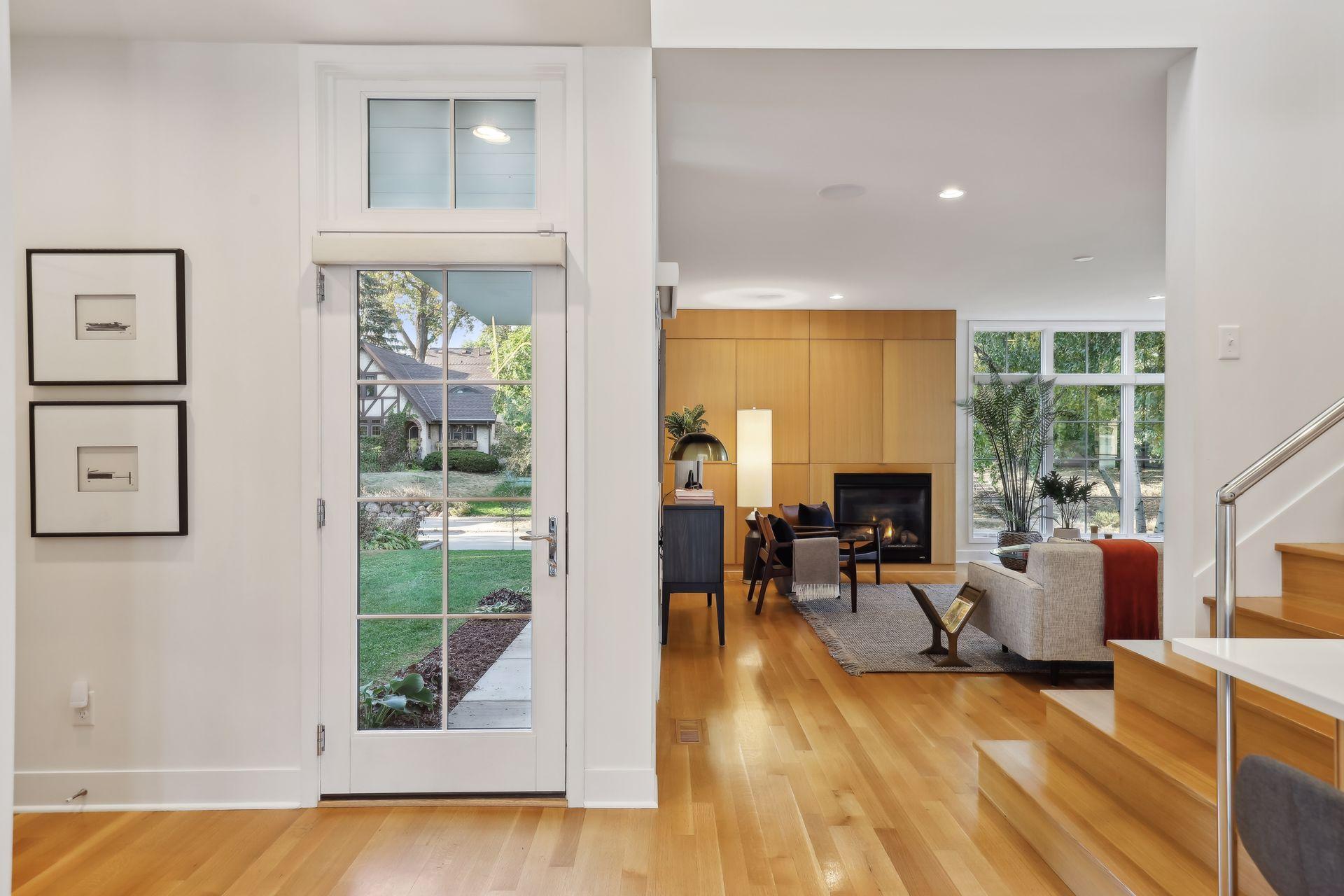 3433 Saint Paul Avenue