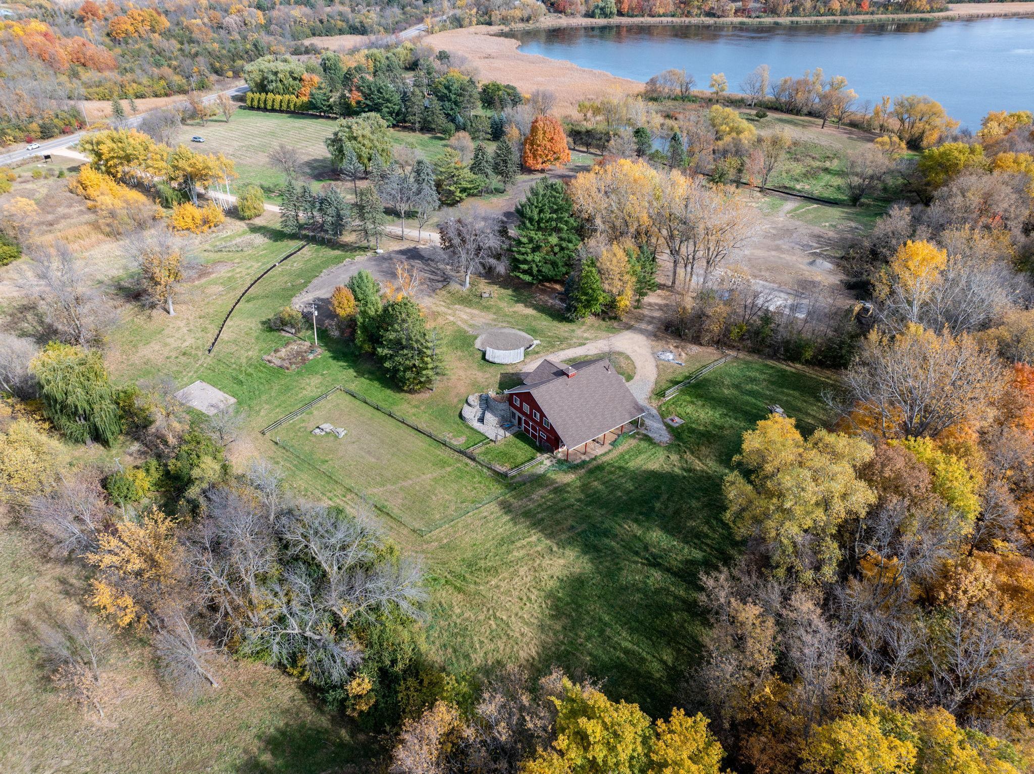 945 Honey Hill