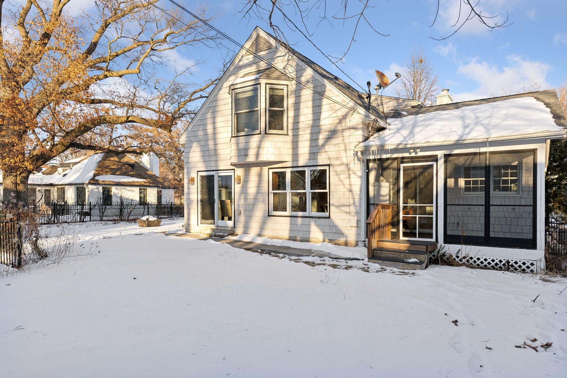 2716 Huntington Avenue