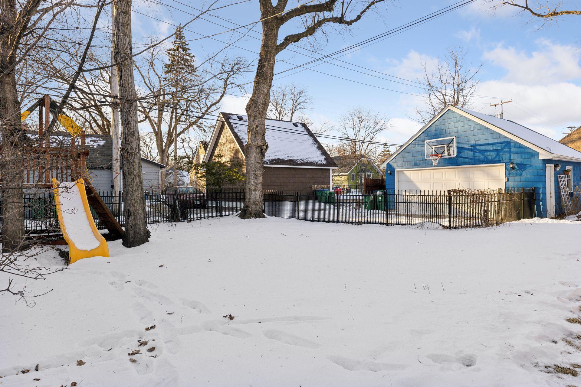 2716 Huntington Avenue