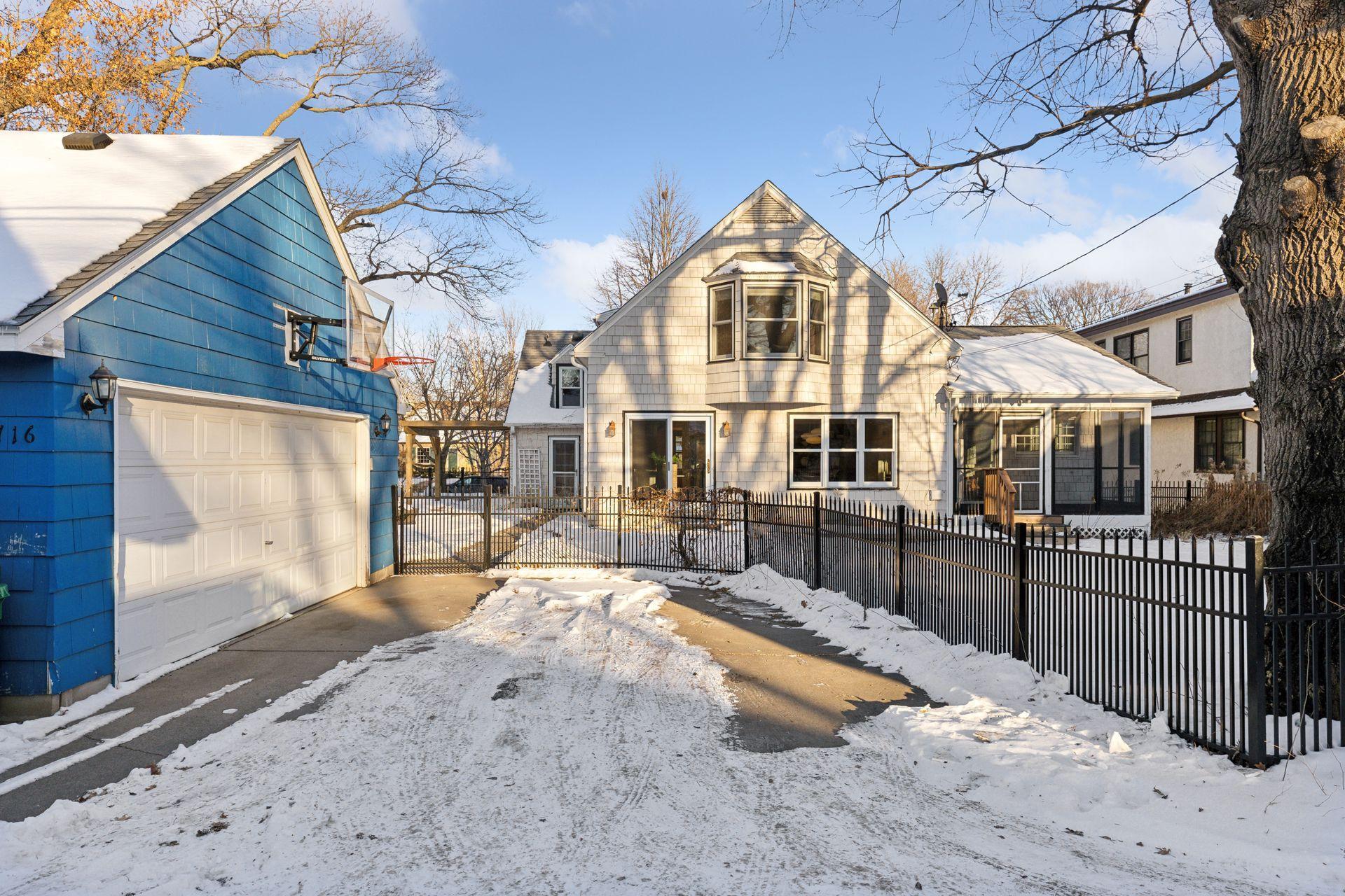 2716 Huntington Avenue