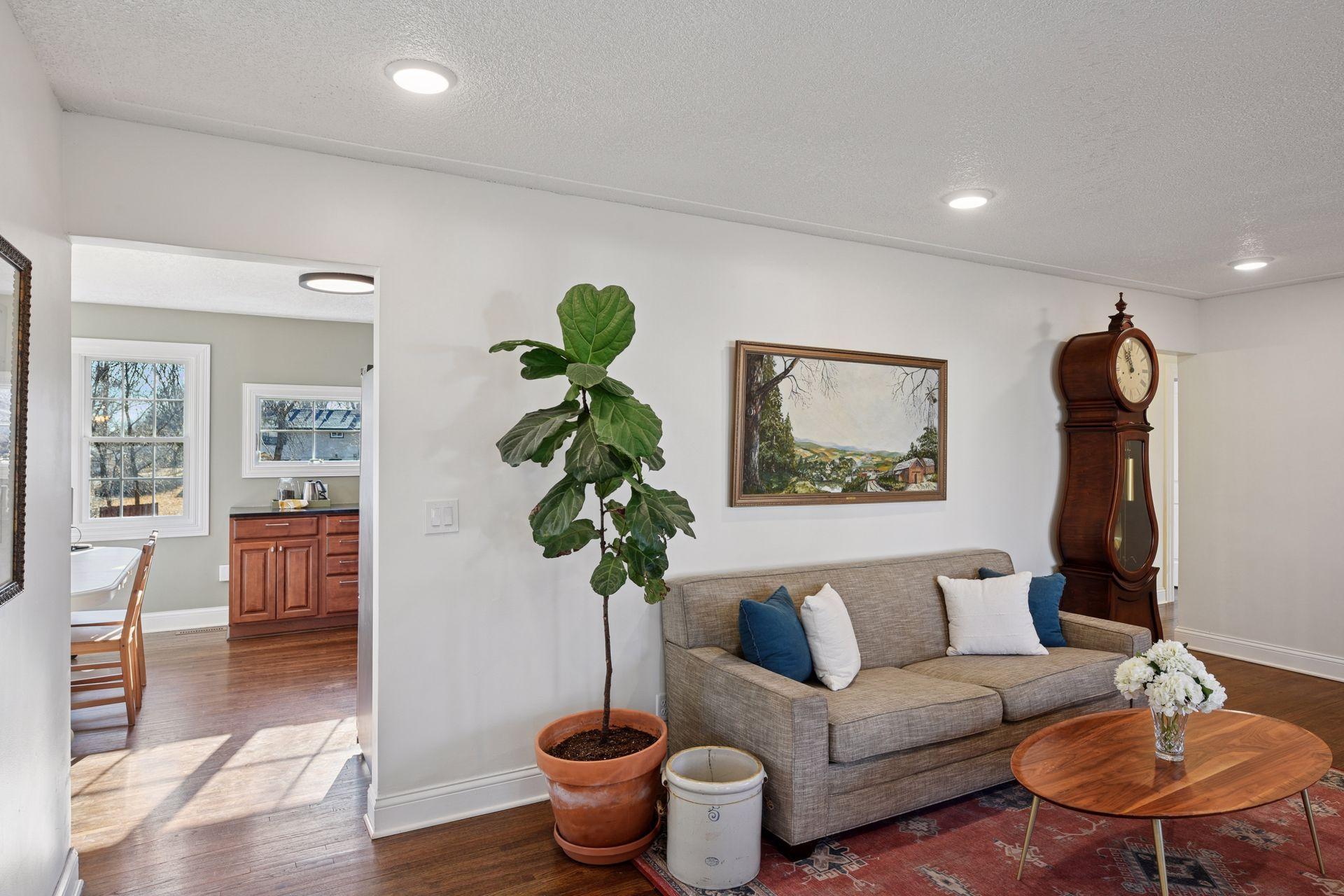 6291 Blue Jay Circle