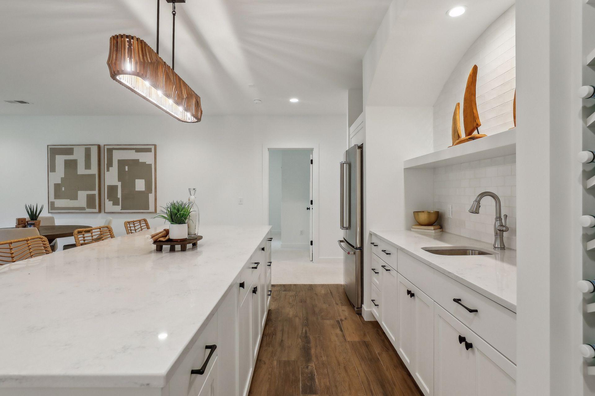 3525 Montgomerie Avenue