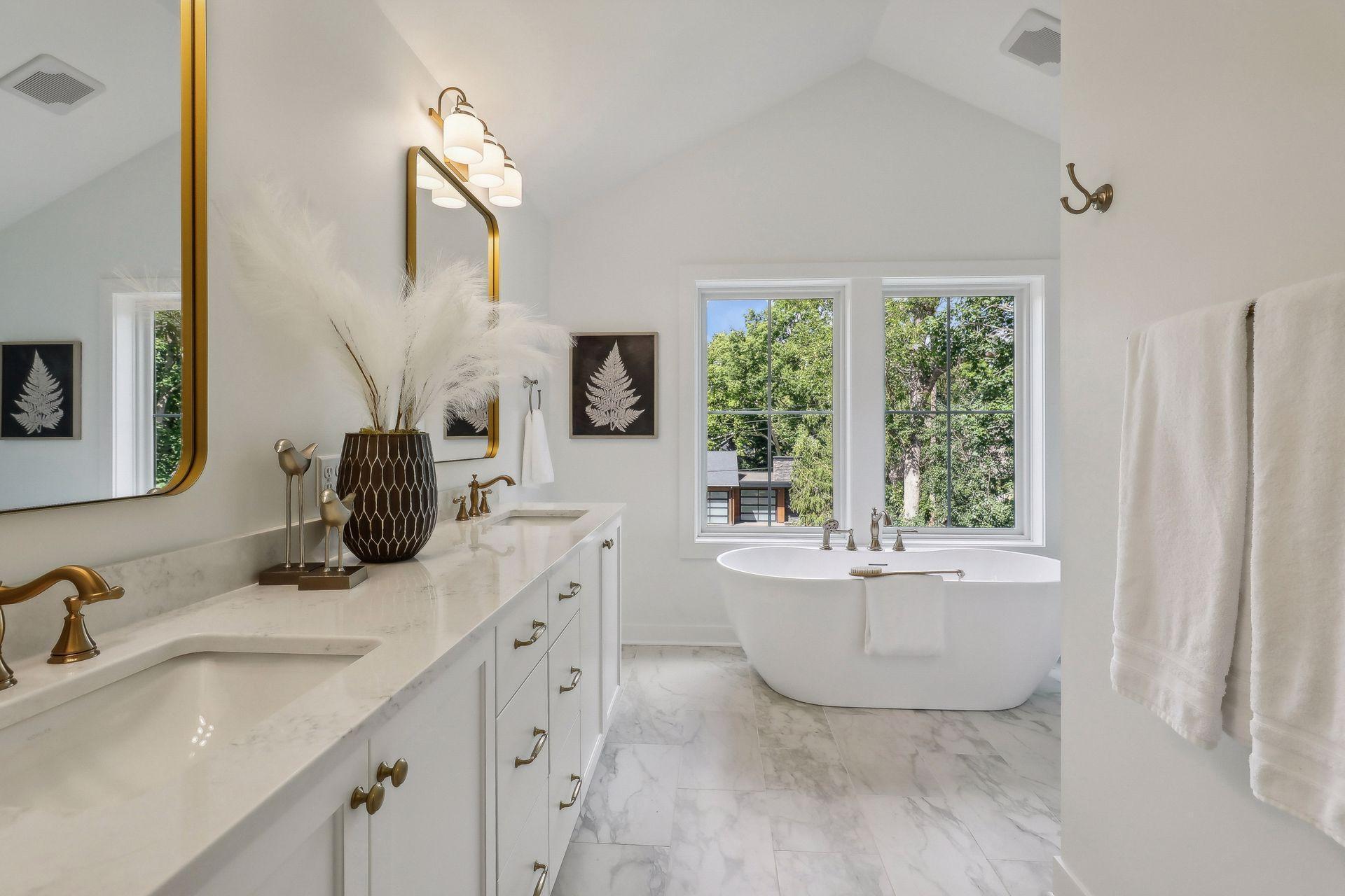 3525 Montgomerie Avenue