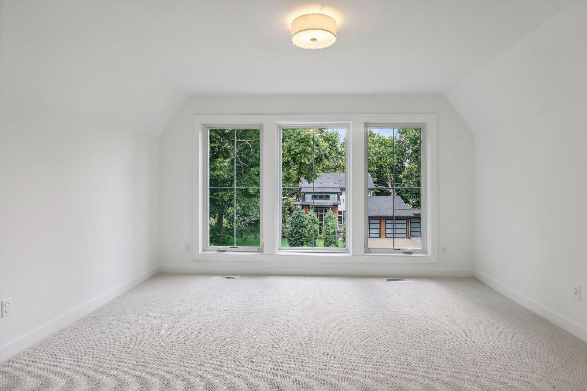 3525 Montgomerie Avenue