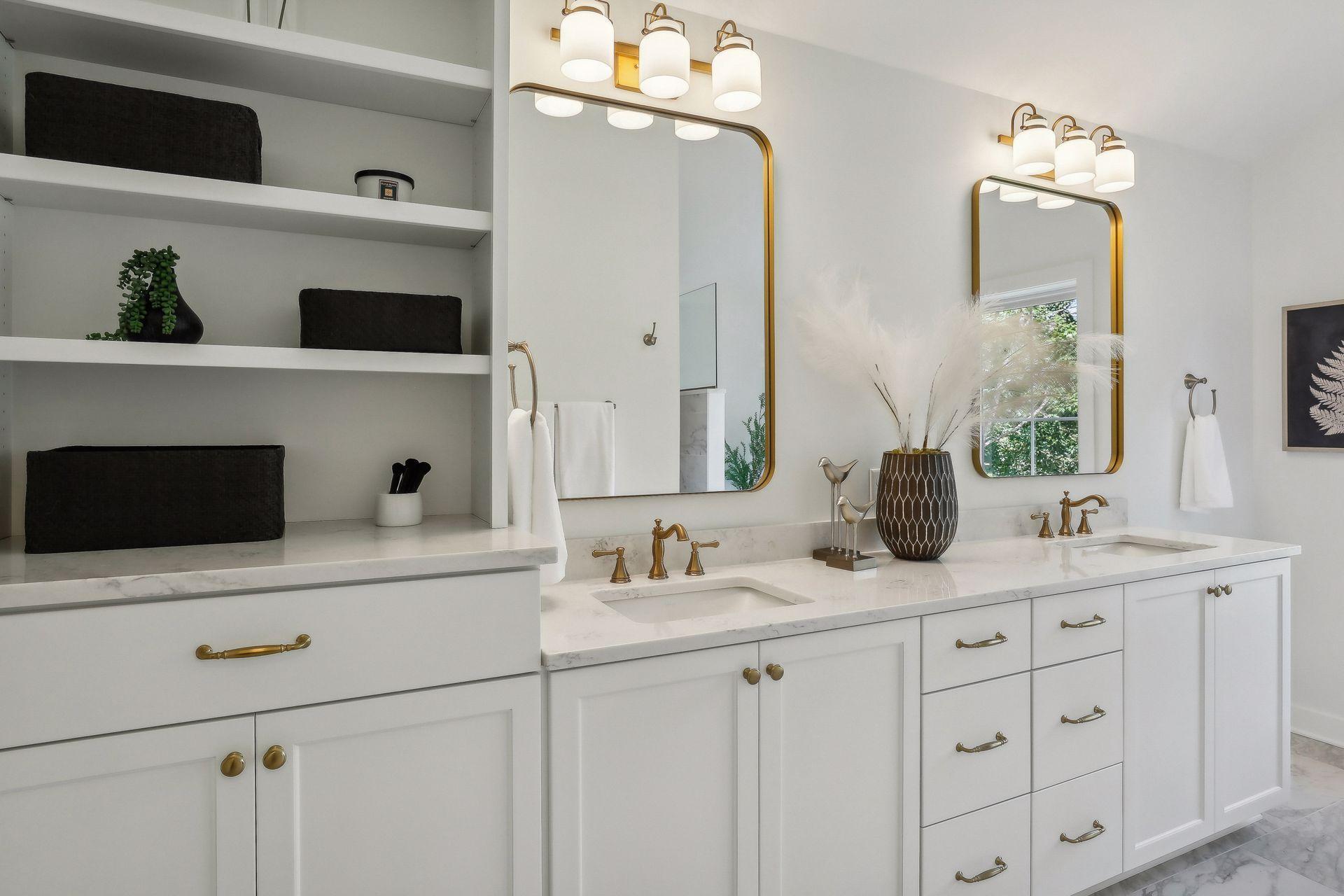 3525 Montgomerie Avenue