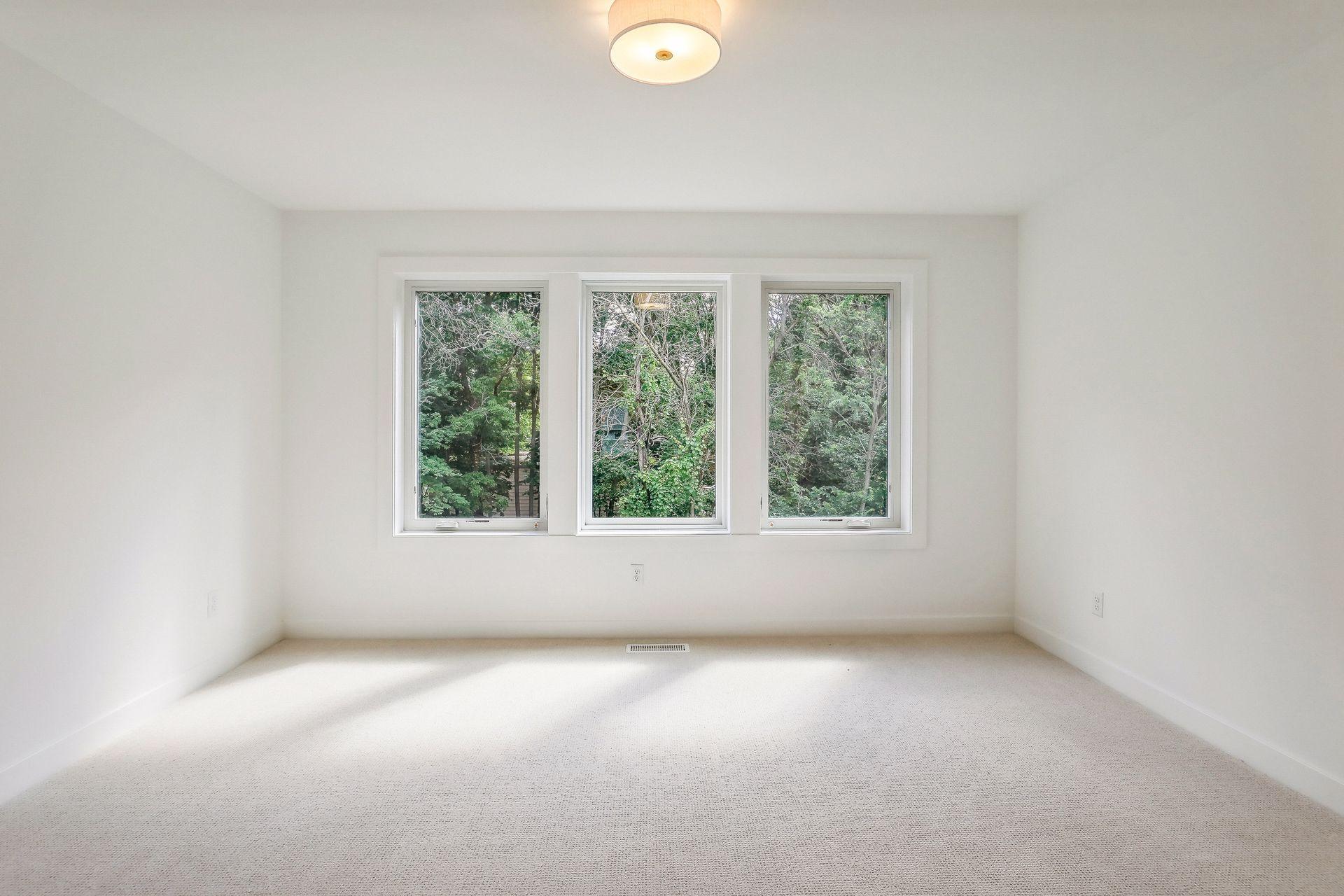 3525 Montgomerie Avenue