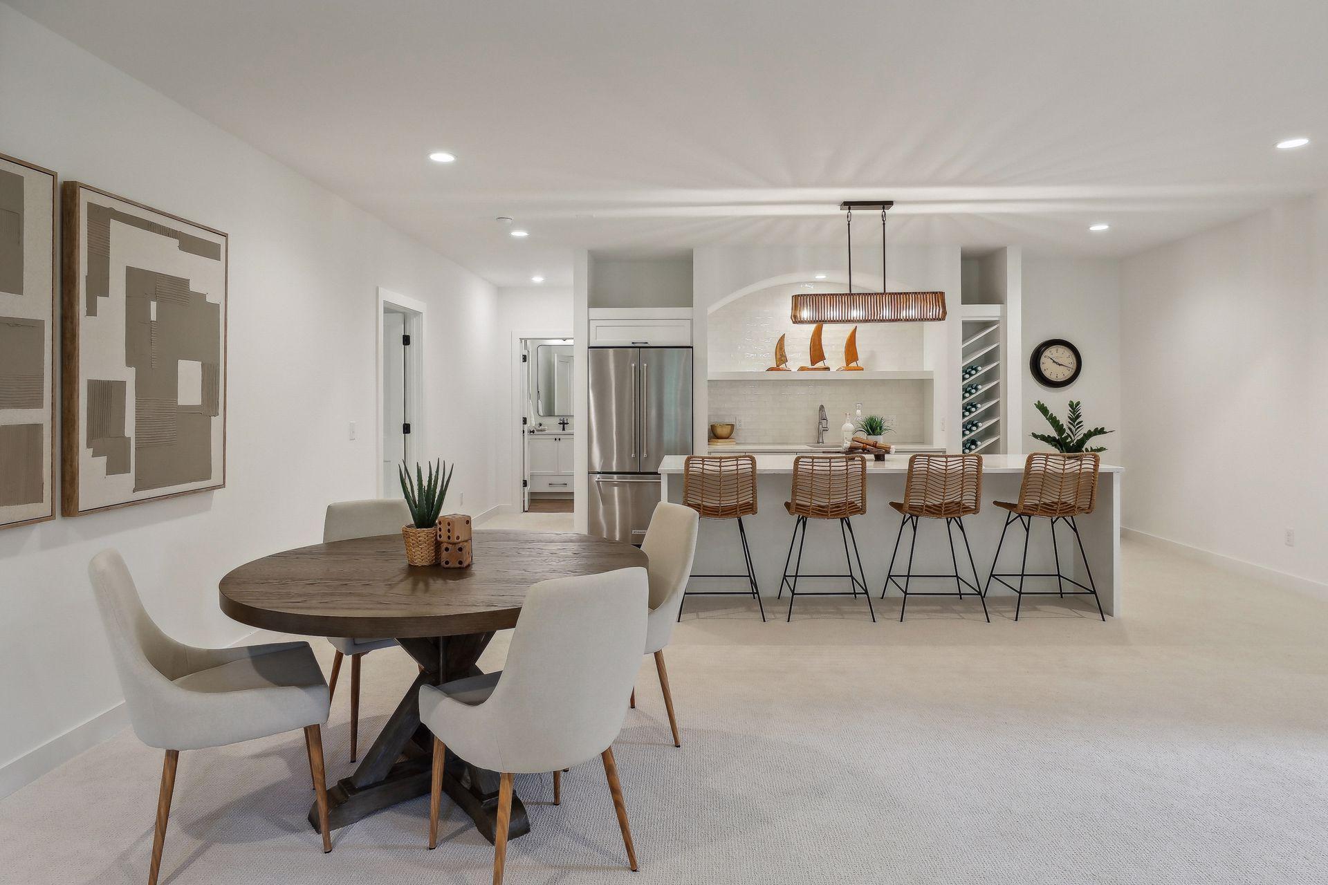 3525 Montgomerie Avenue