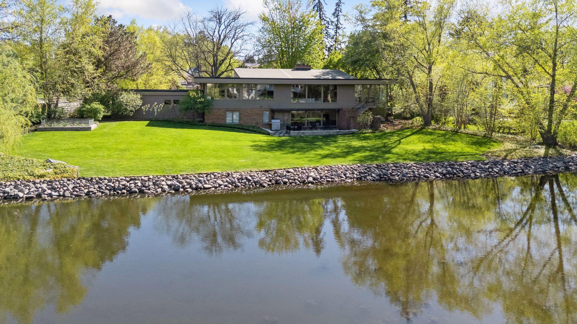 4801 E Sunnyslope Road