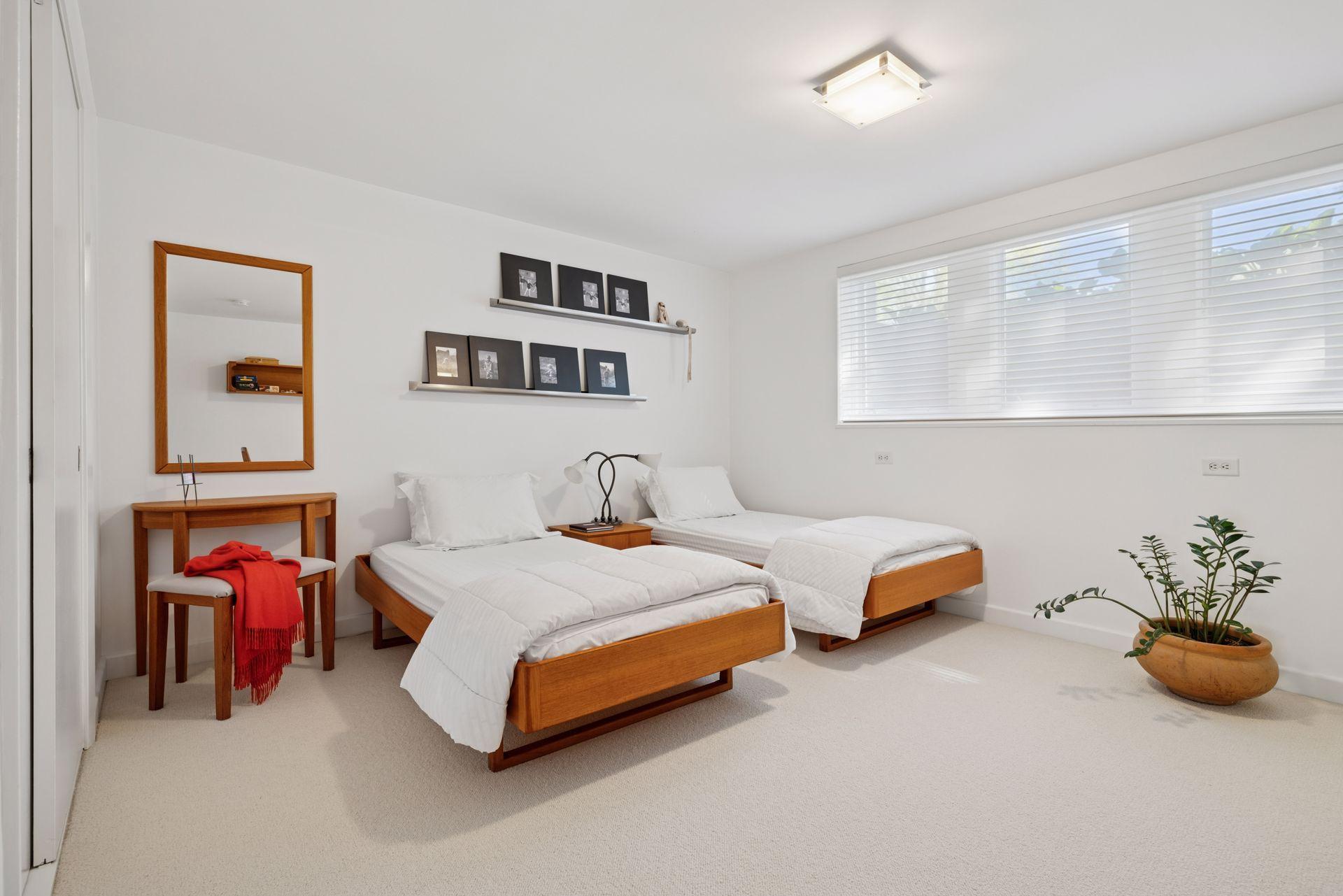 4801 E Sunnyslope Road