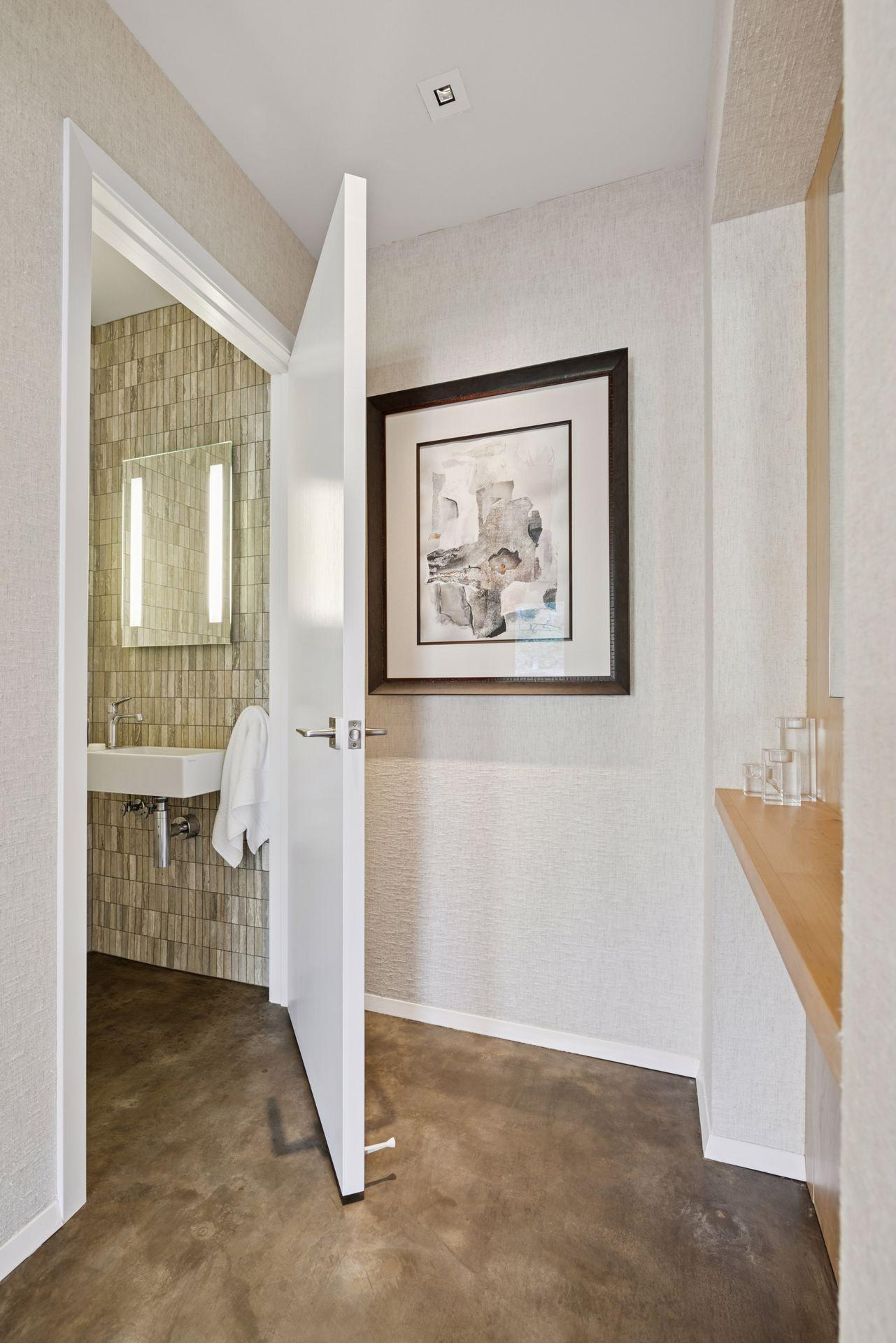 4801 E Sunnyslope Road