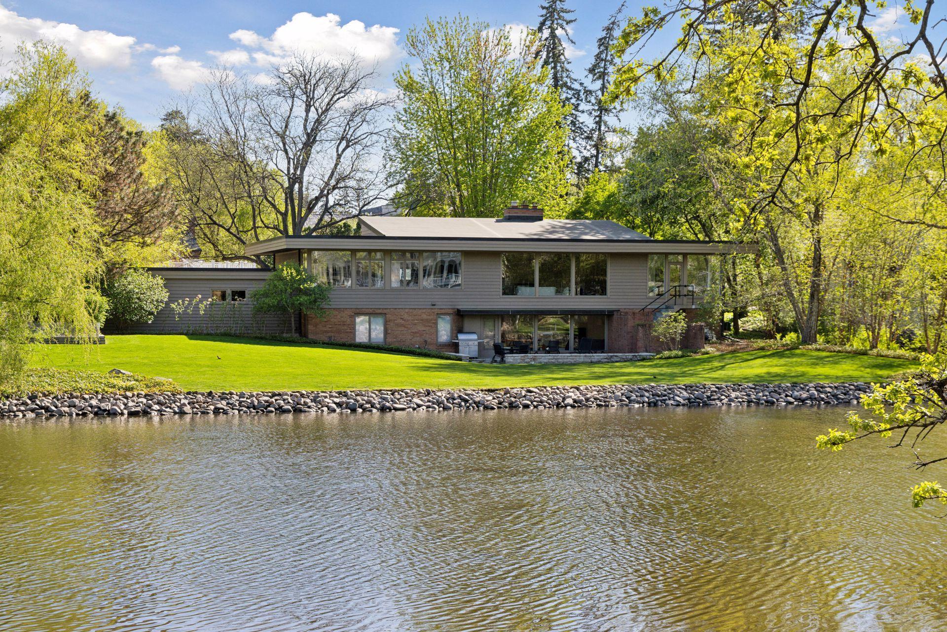 4801 E Sunnyslope Road