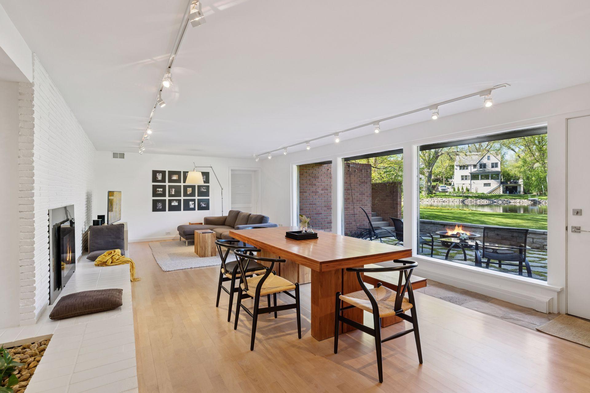 4801 E Sunnyslope Road