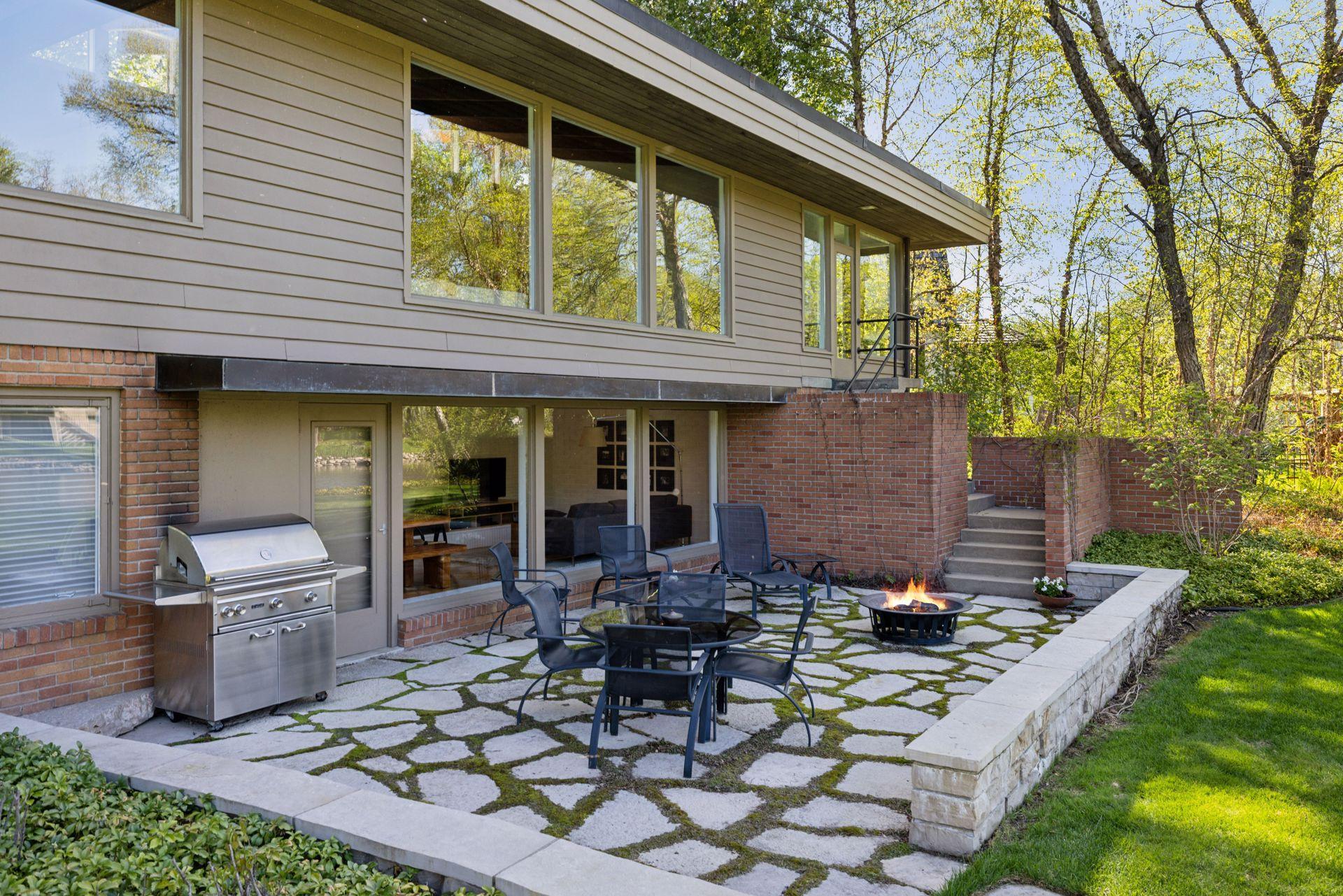 4801 E Sunnyslope Road