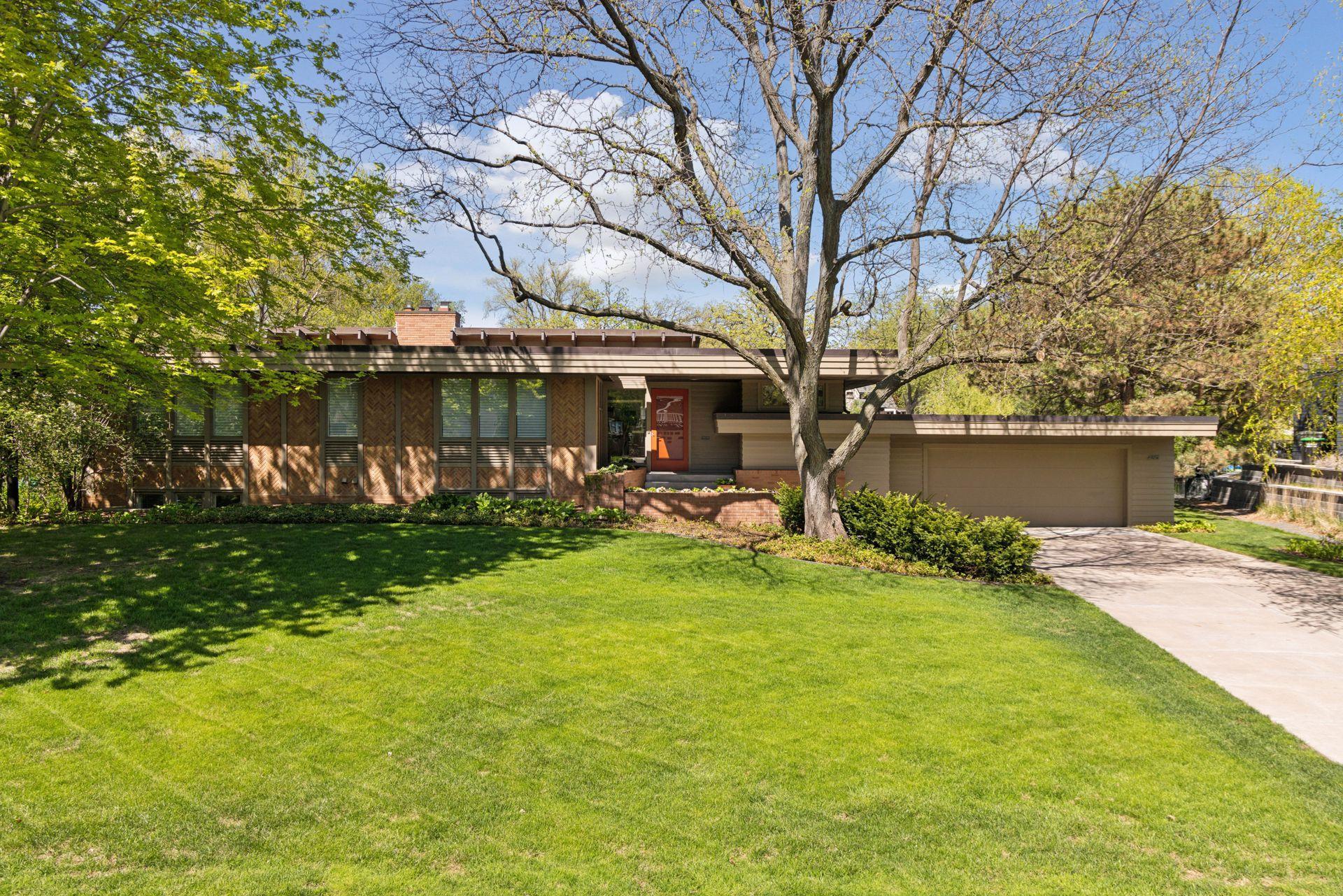 4801 E Sunnyslope Road