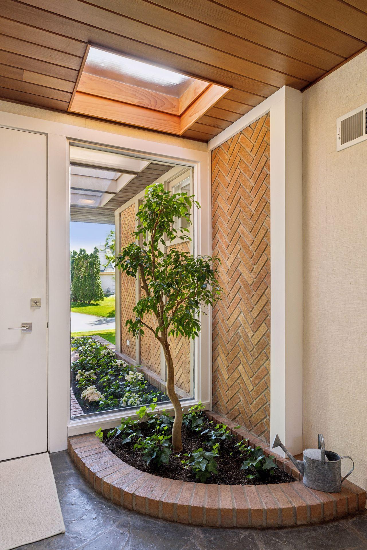 4801 E Sunnyslope Road