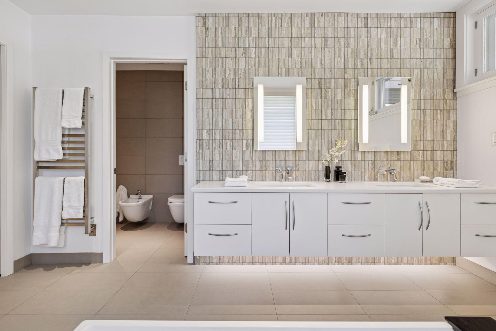 4801 E Sunnyslope Road