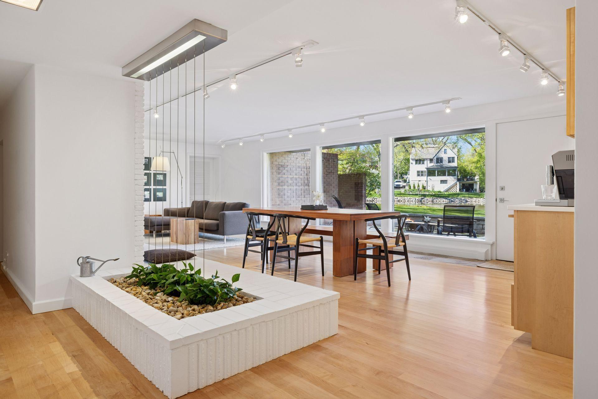 4801 E Sunnyslope Road