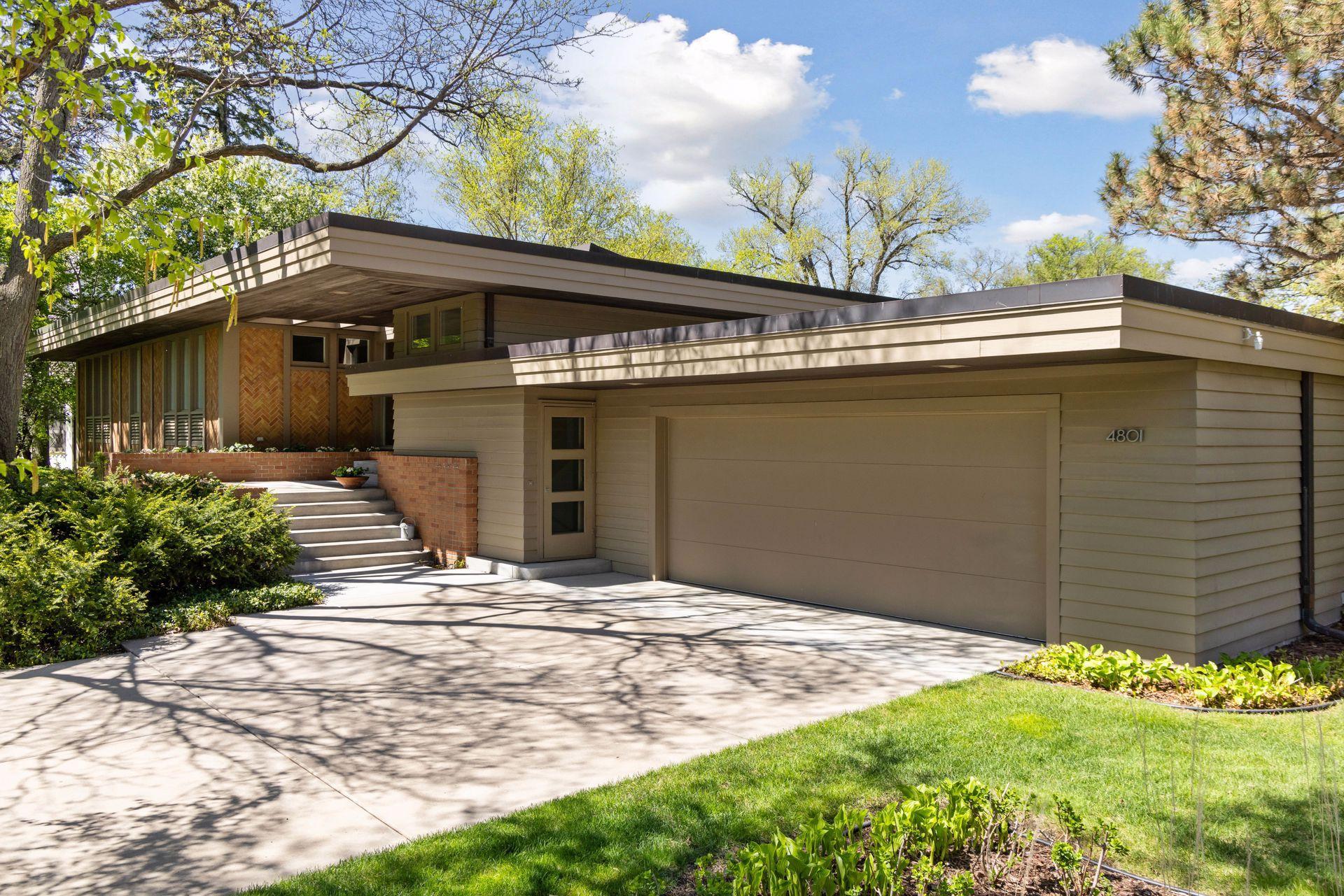 4801 E Sunnyslope Road