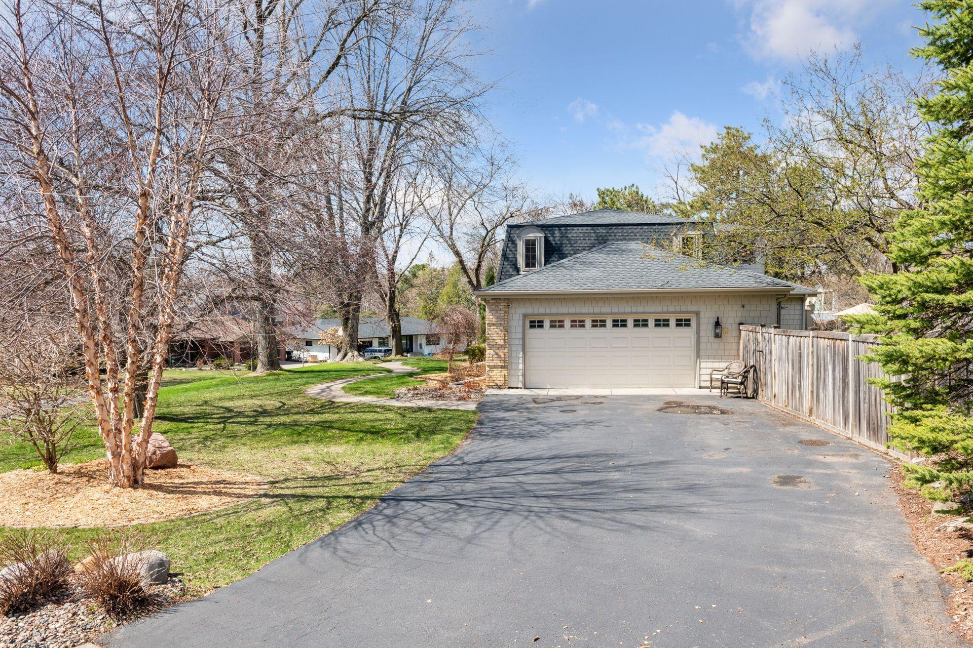 5405 Highwood Drive W