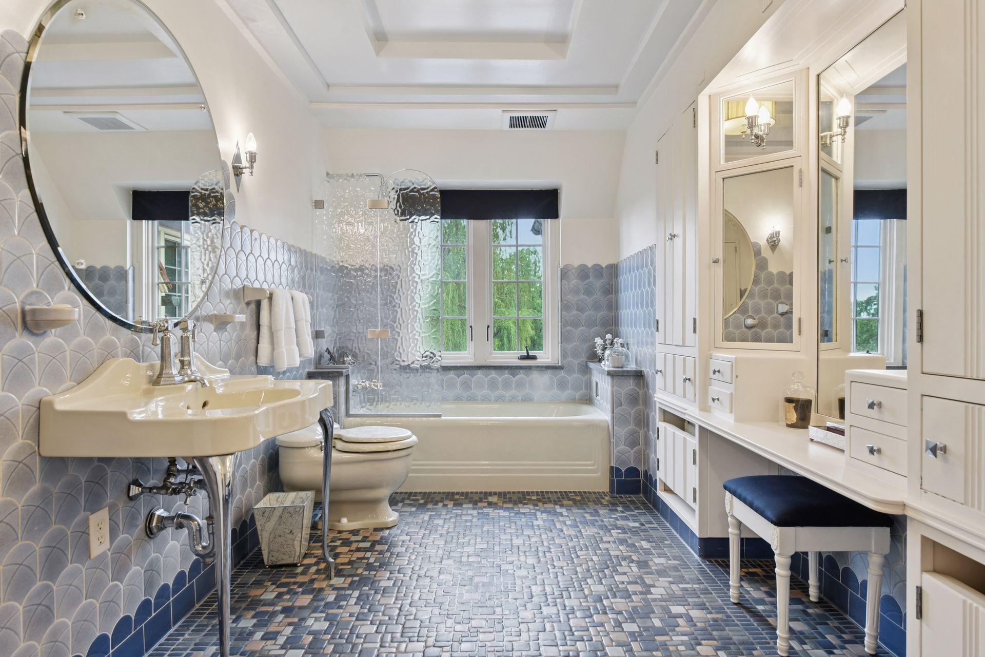 4807 Sheridan Avenue S