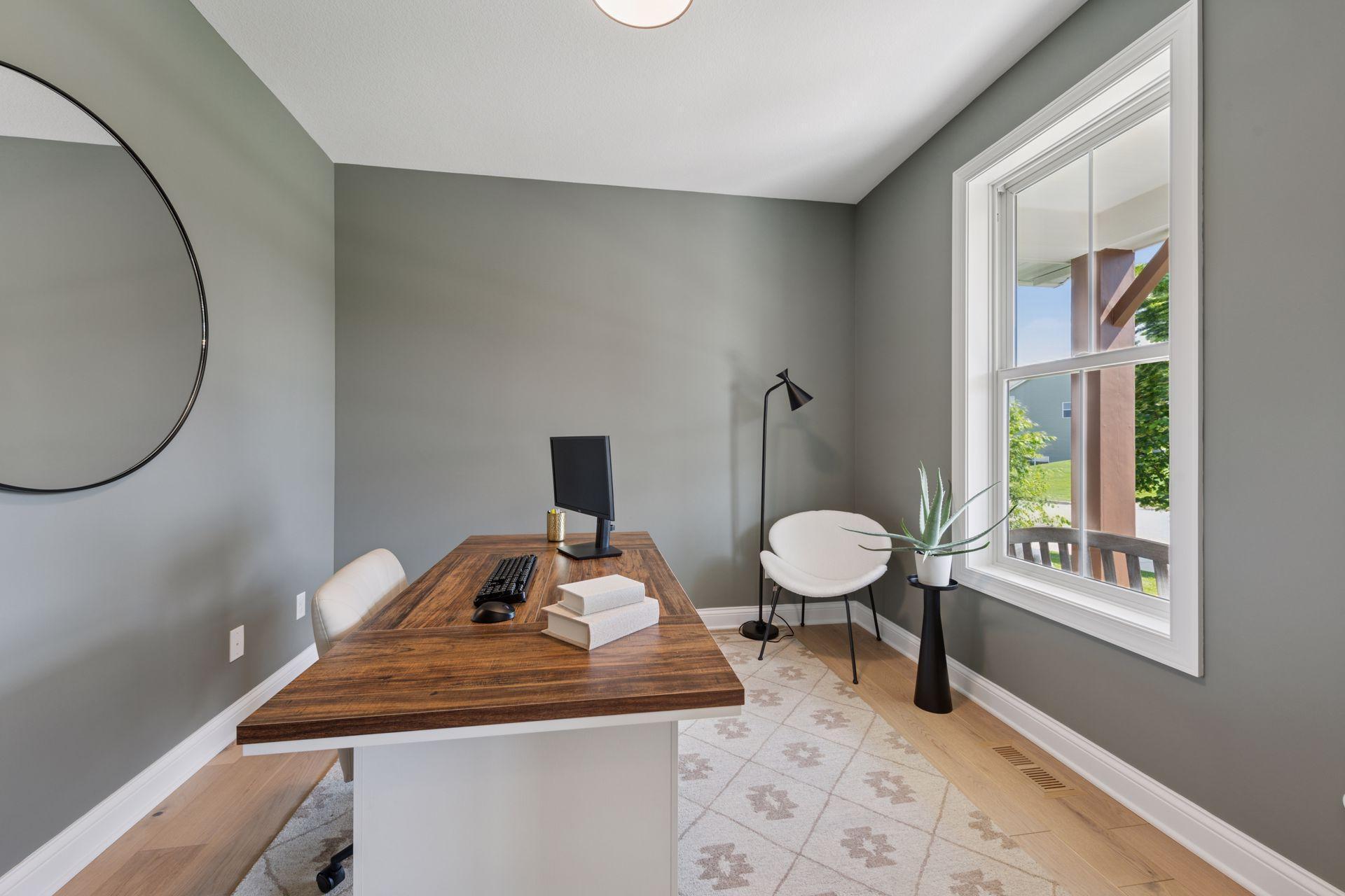 9082 Lakeside Drive