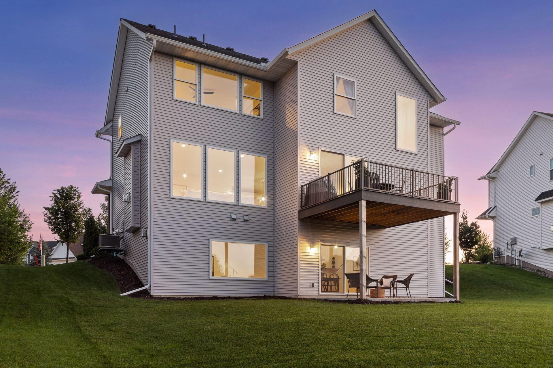 9082 Lakeside Drive