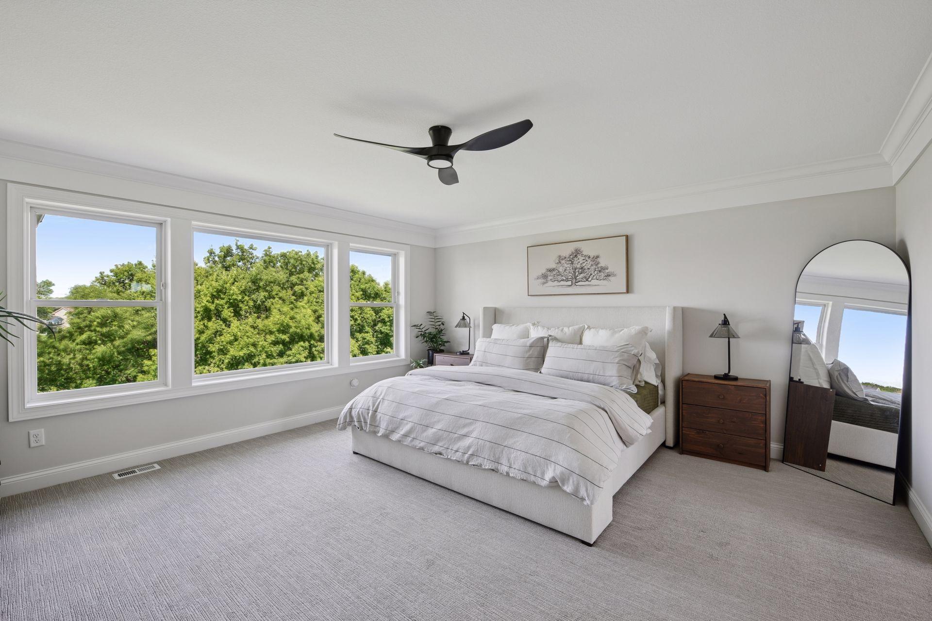9082 Lakeside Drive