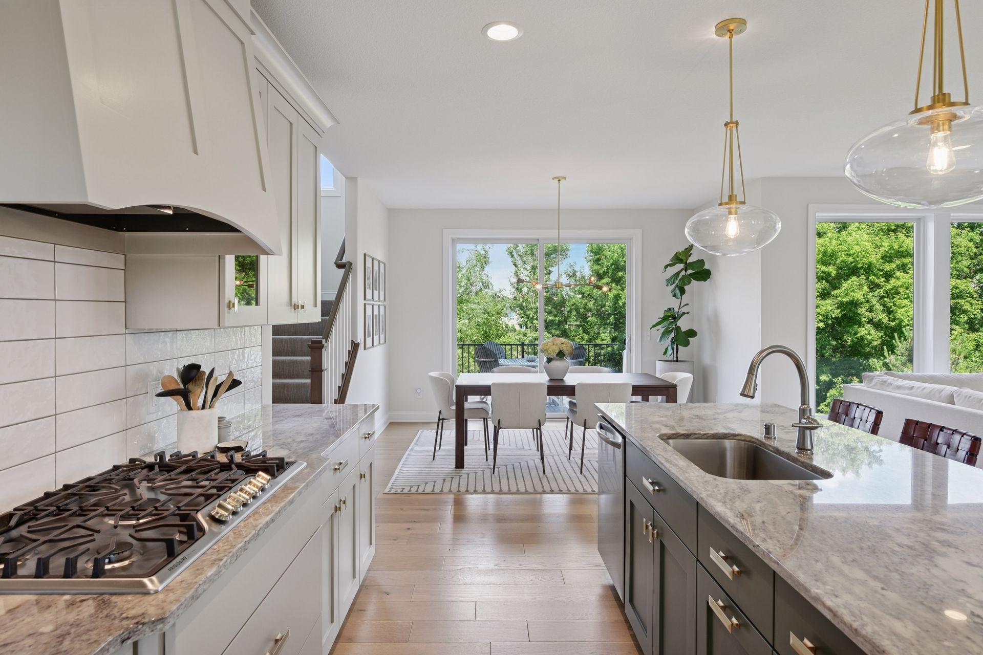9082 Lakeside Drive