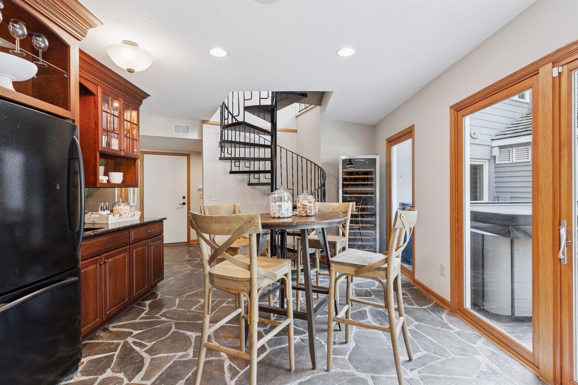 341 Westwood Drive N