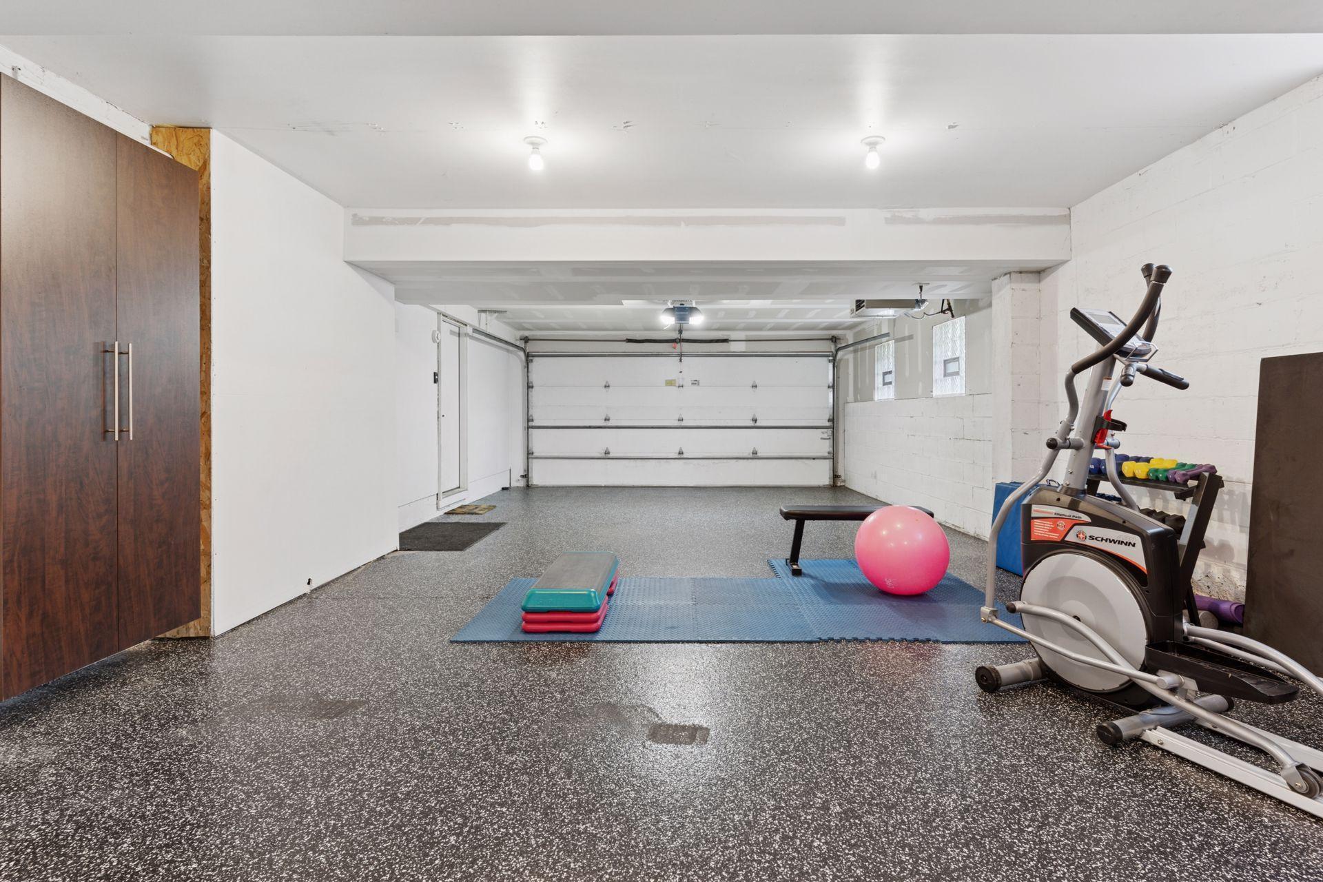 341 Westwood Drive N